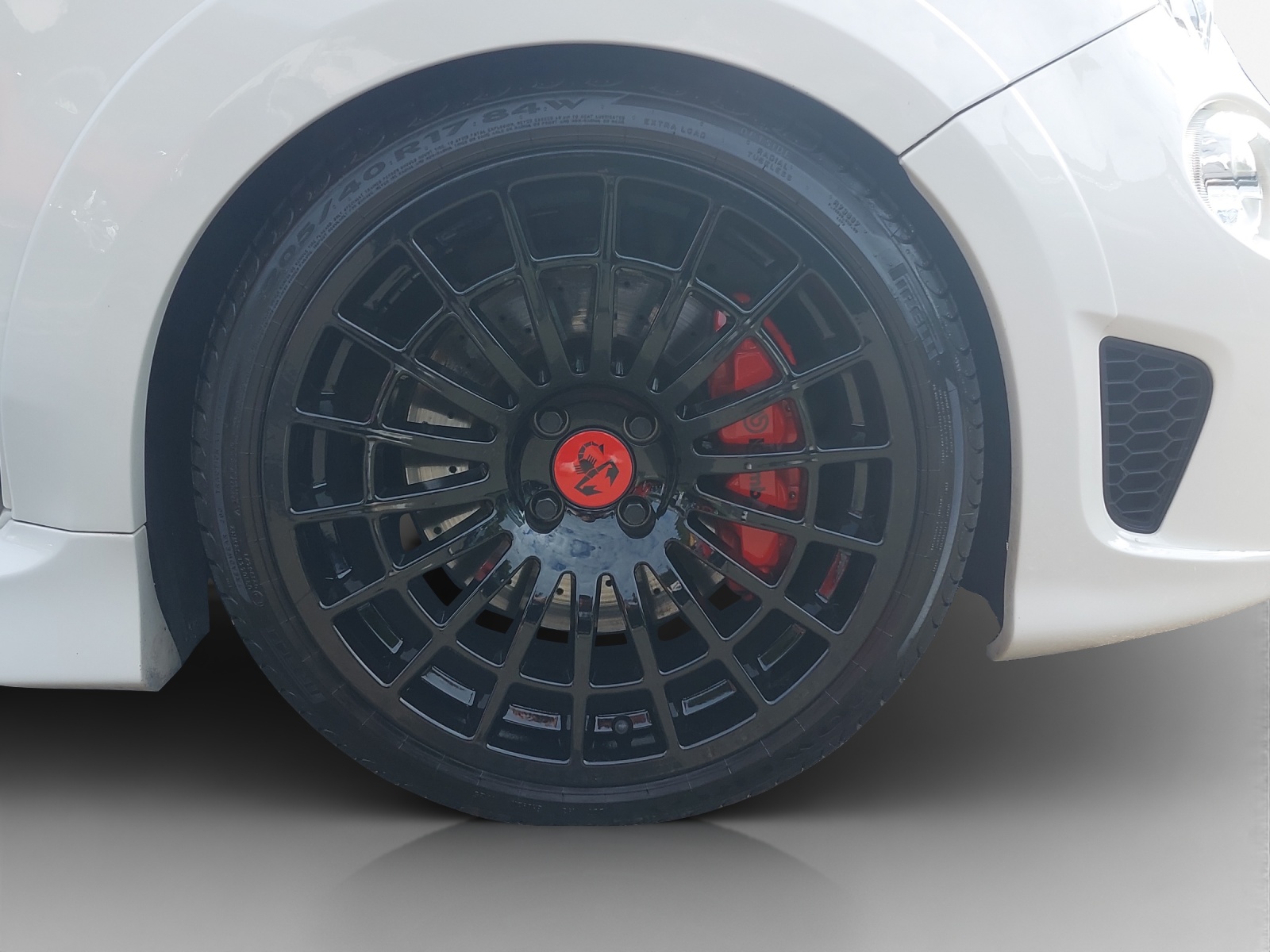 FIAT 695 1.4 16V Turbo Abarth 70 Anniversario-image-13