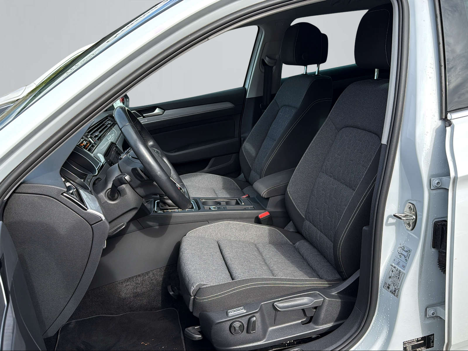 VW Passat 2.0 TDI BMT Business 4Motion DSG-image-5