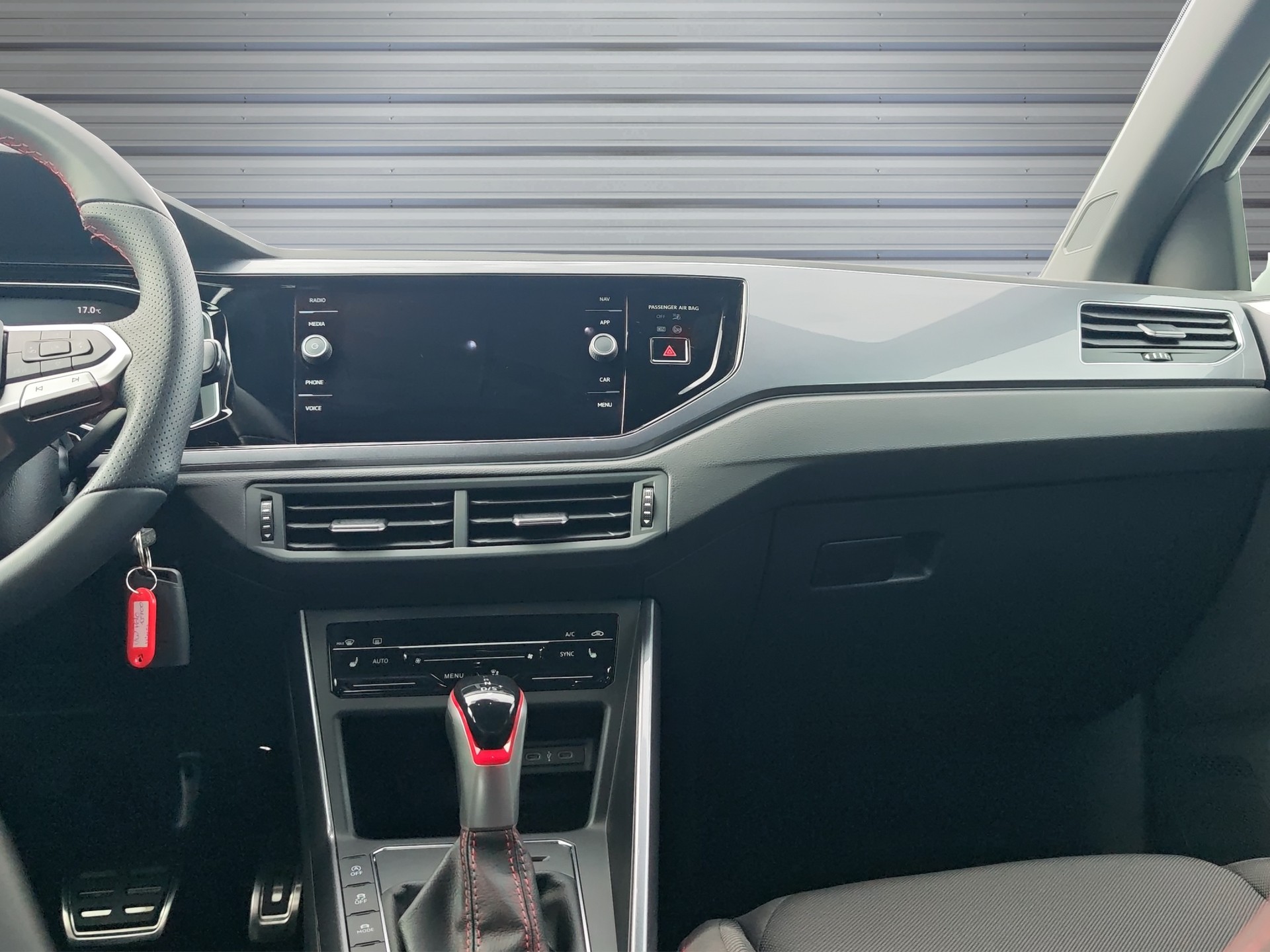 VW Polo 2.0 TSI GTI DSG-image-11