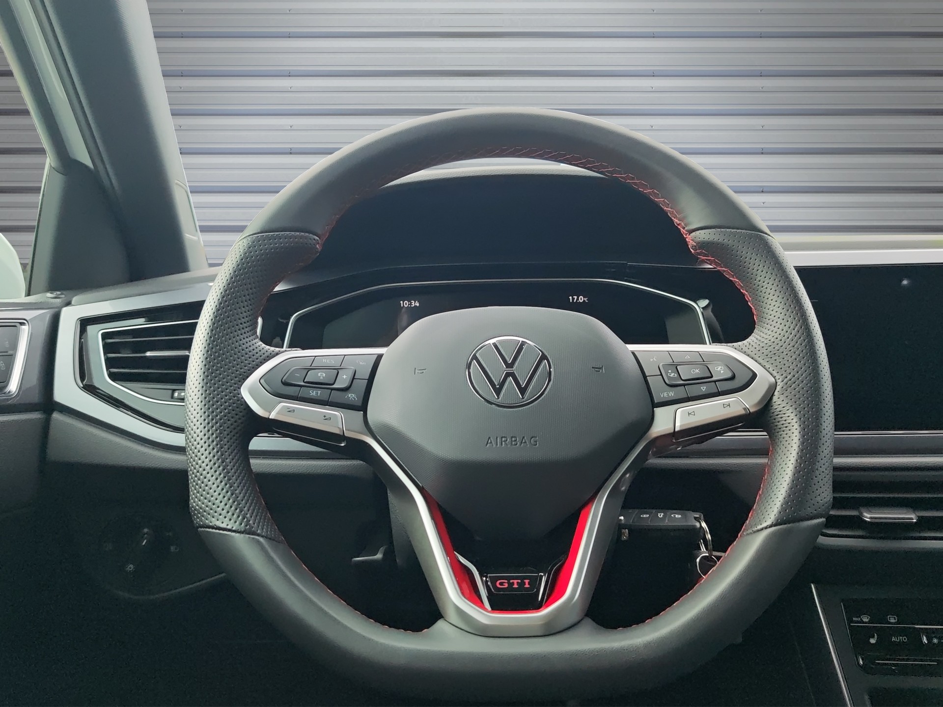 VW Polo 2.0 TSI GTI DSG-image-9