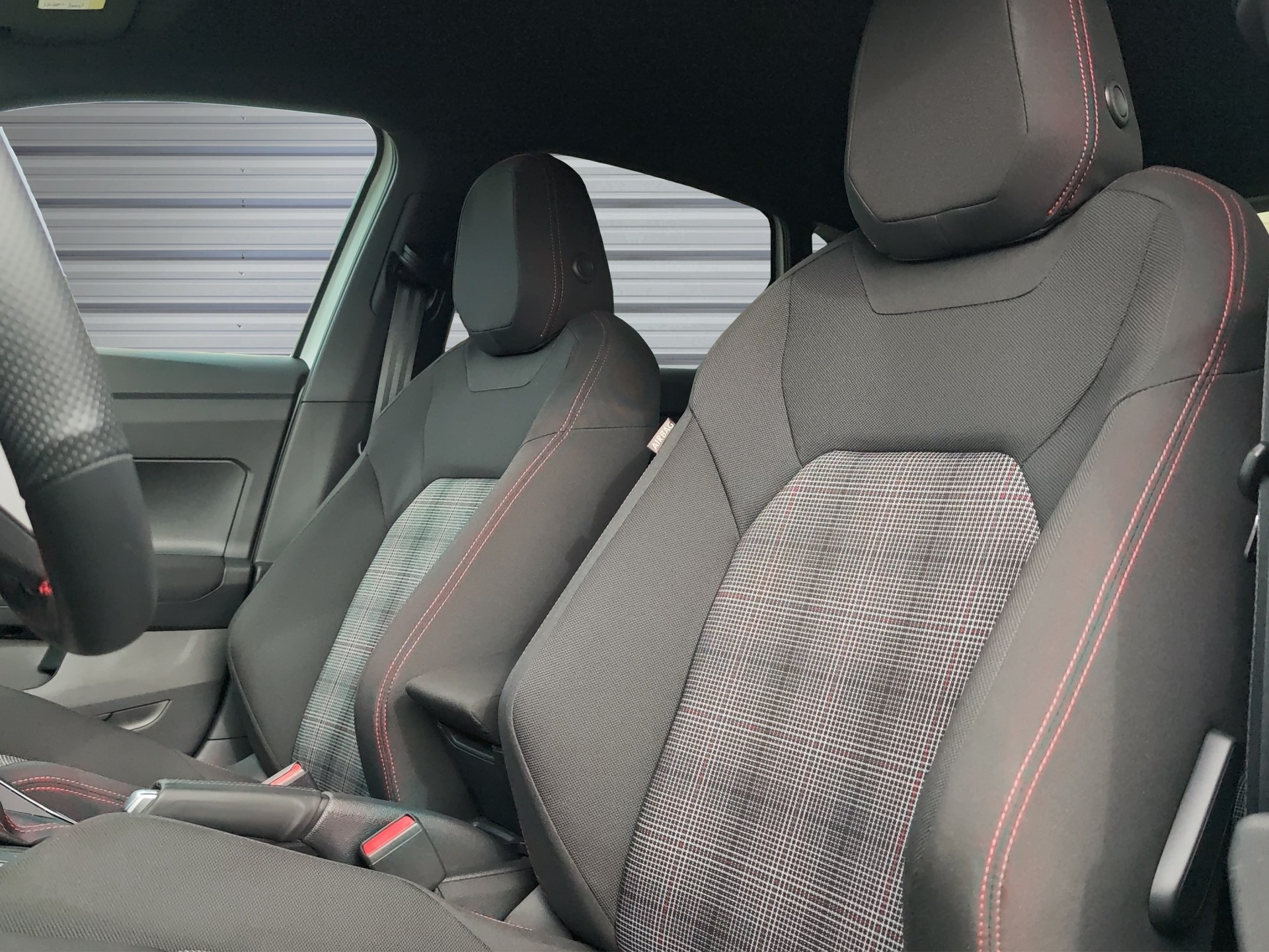 VW Polo 2.0 TSI GTI DSG-image-8