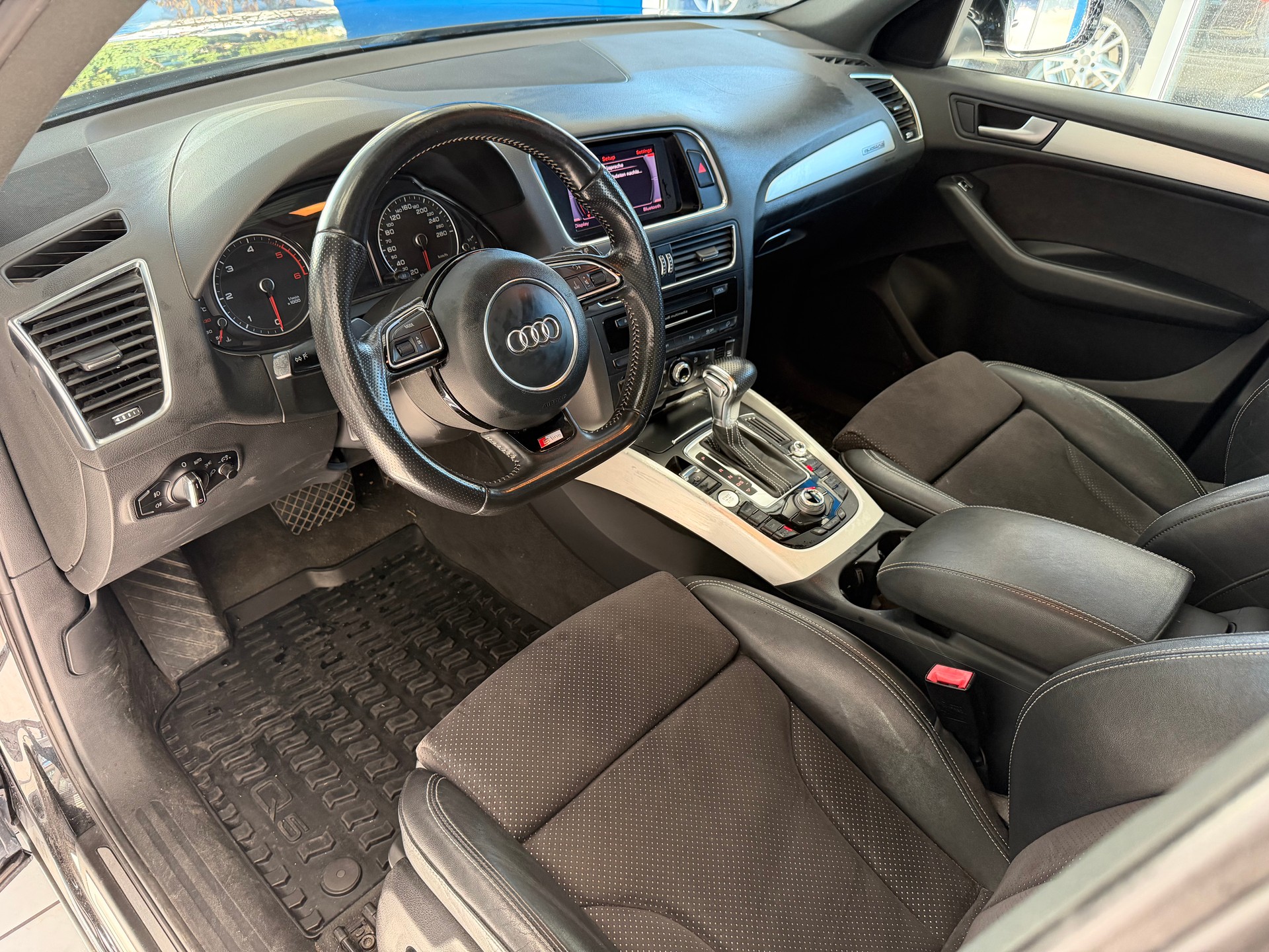 AUDI Q5 3.0 TDI quattro S-tronic S-LINE-image-12