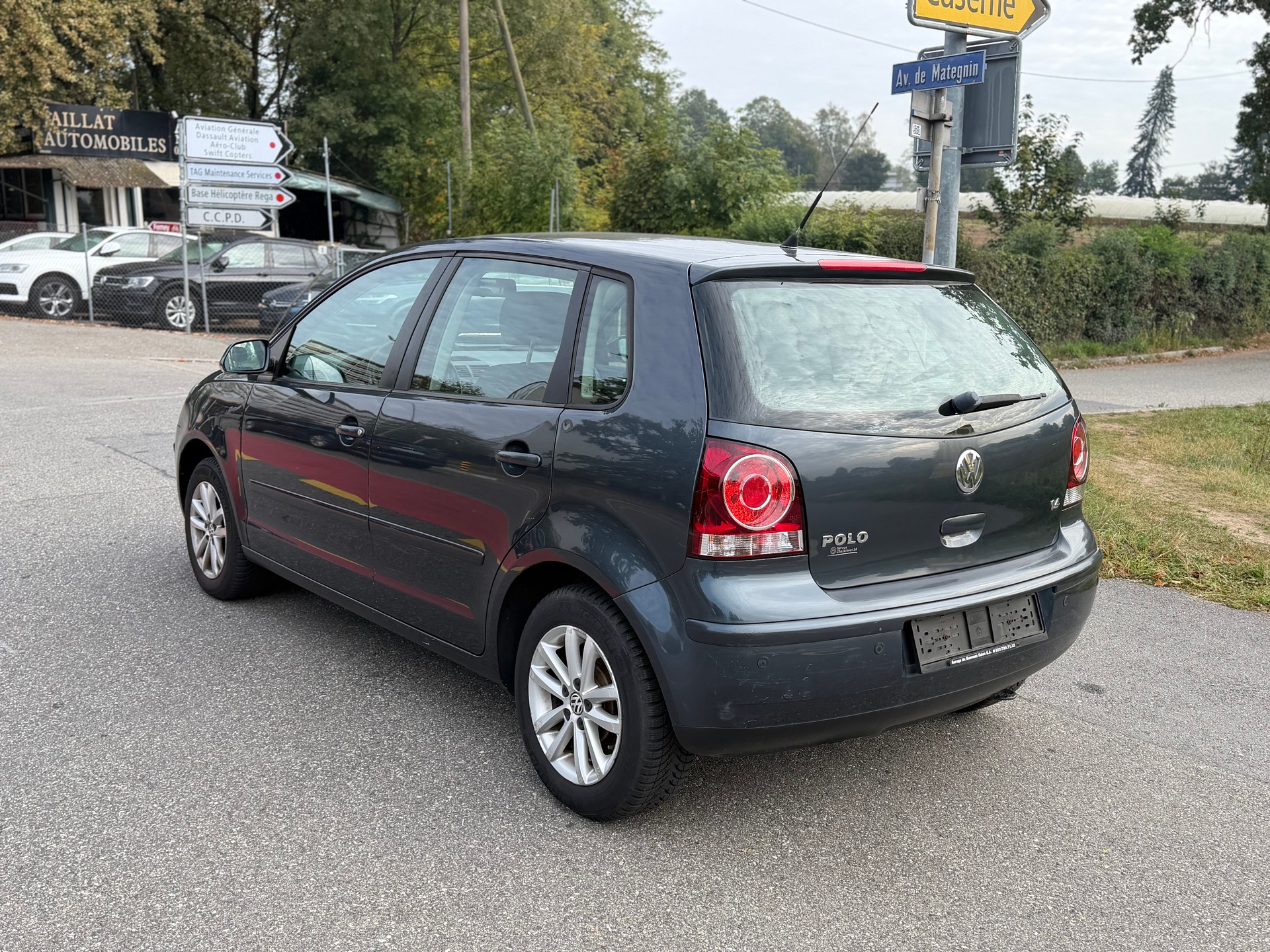 VW Polo 1.4 16V Trendline Automatic-image-3