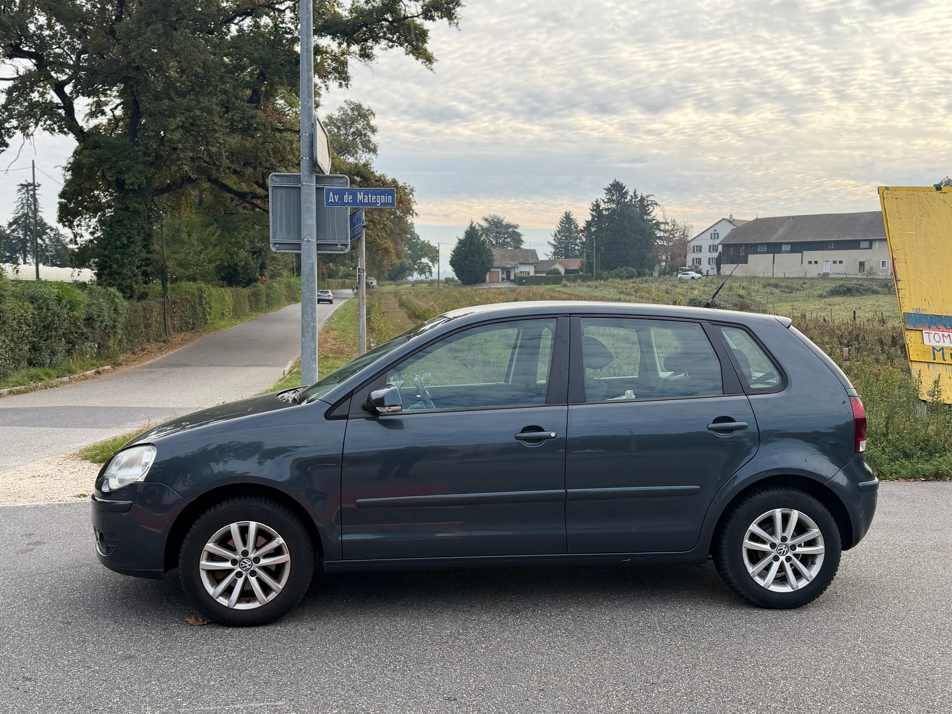 VW Polo 1.4 16V Trendline Automatic-image-2