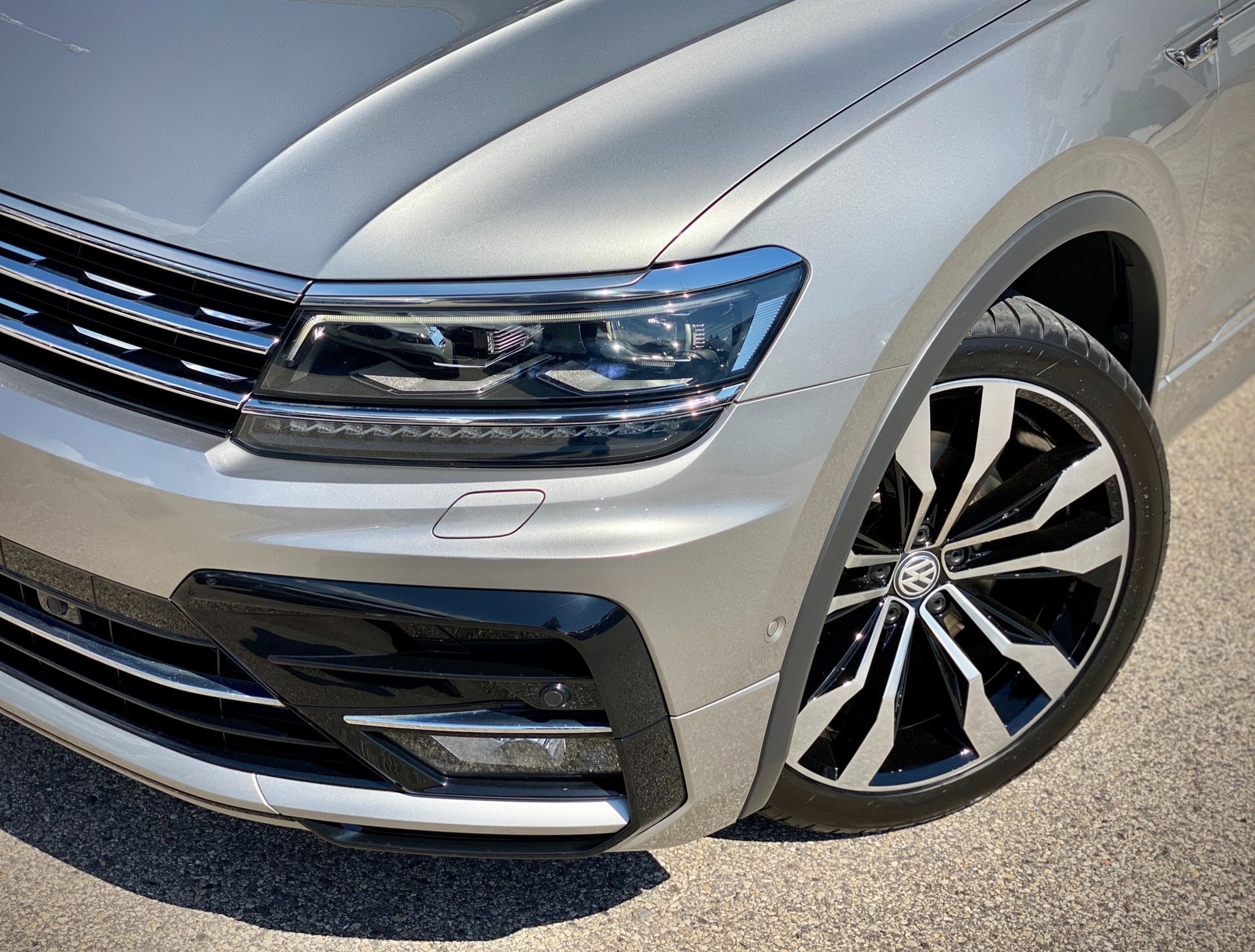 VW Tiguan 2.0TSI Highline R-Line 4Motion DSG - Véhicule Suisse (CH)-image-5