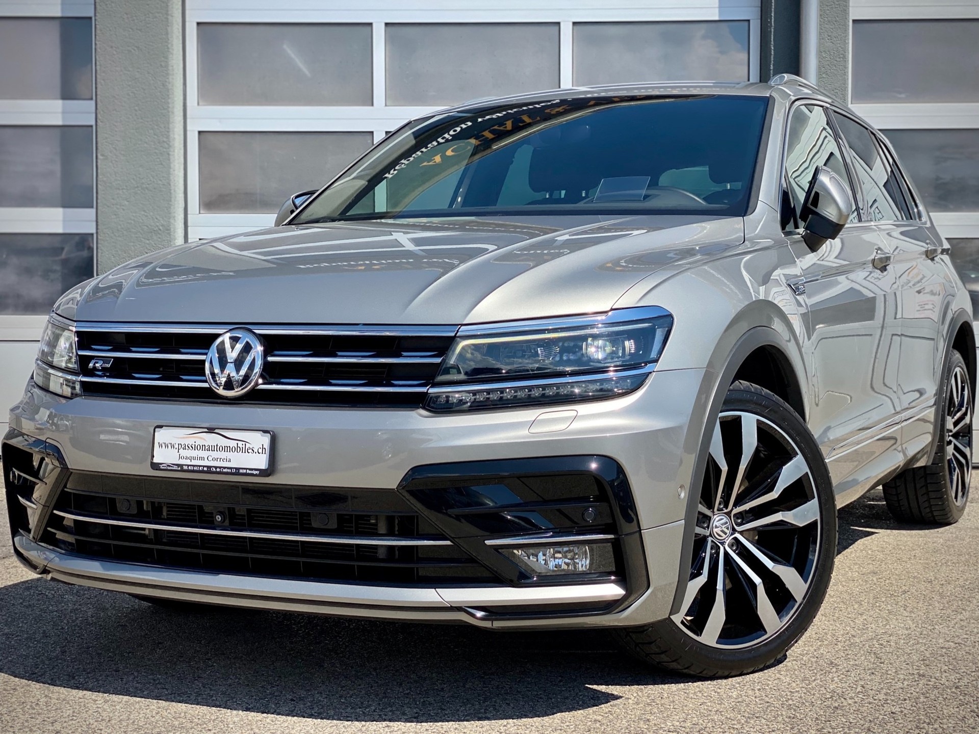 VW Tiguan 2.0TSI Highline R-Line 4Motion DSG - Véhicule Suisse (CH)