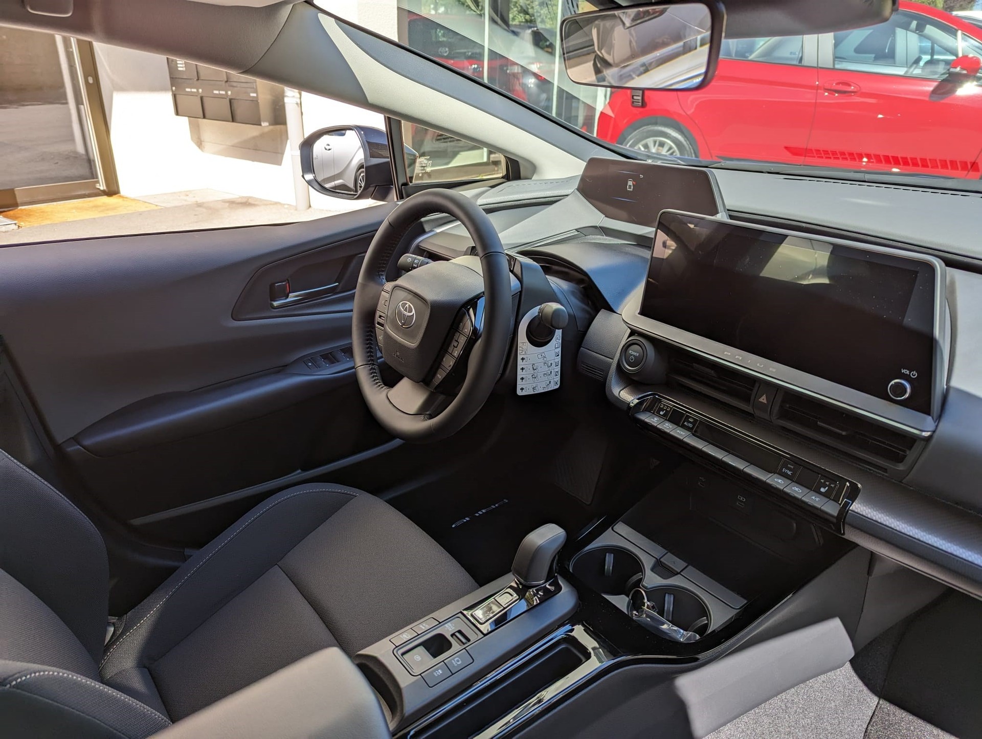 TOYOTA Prius 2.0 VVT-i Plug-in Hybrid Trend-image-11