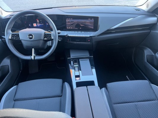 OPEL Astra L 1.2i Turbo Swiss A-image-7