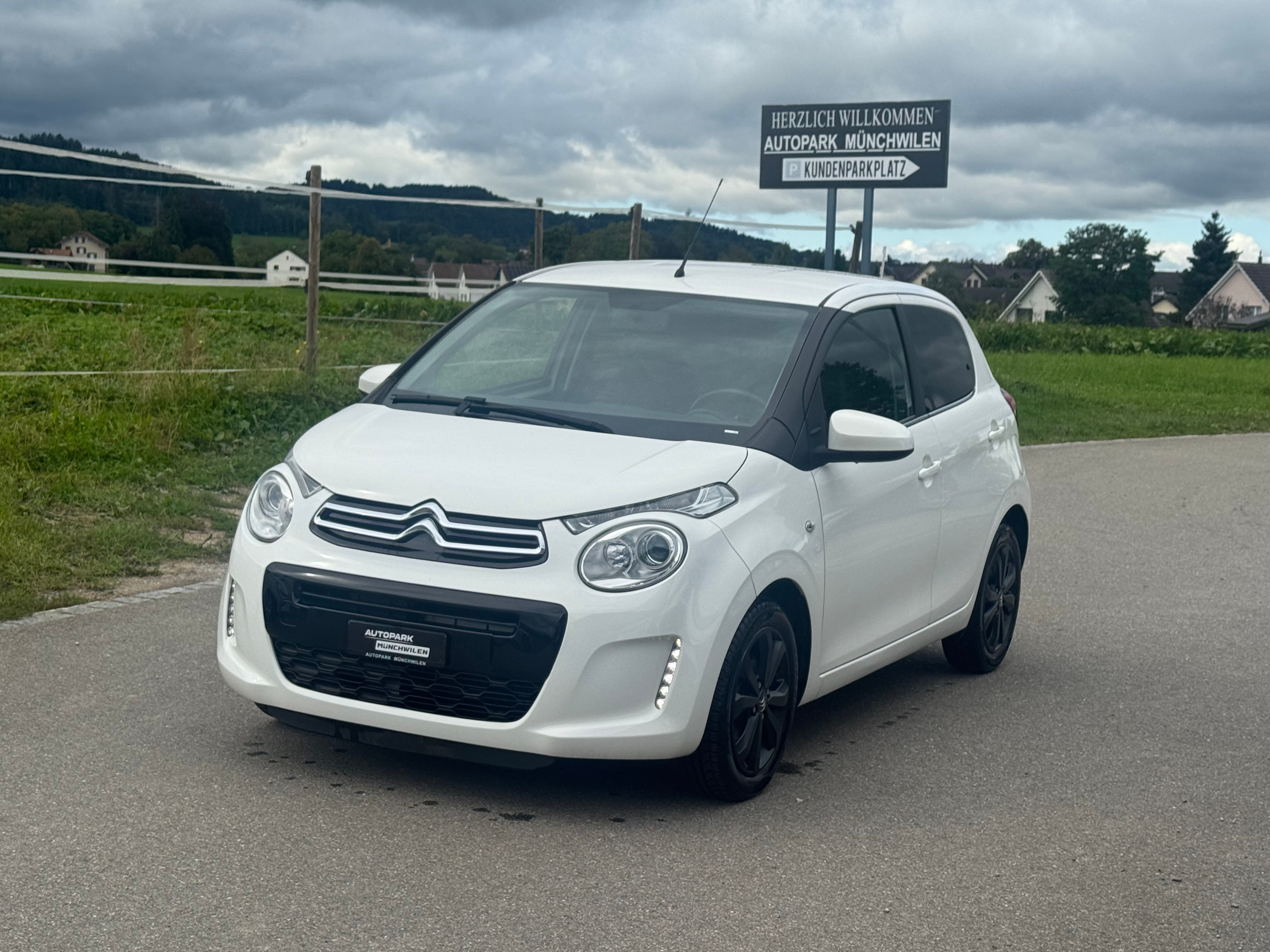 Car photo