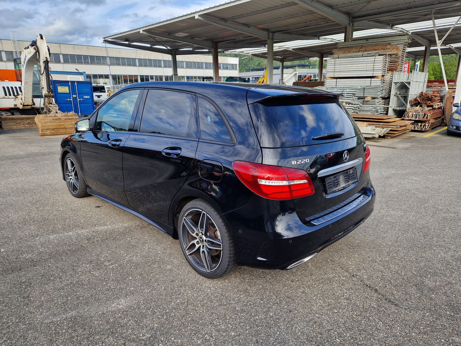 MERCEDES-BENZ B 220 Style 4Matic 7G-DCT-image-10