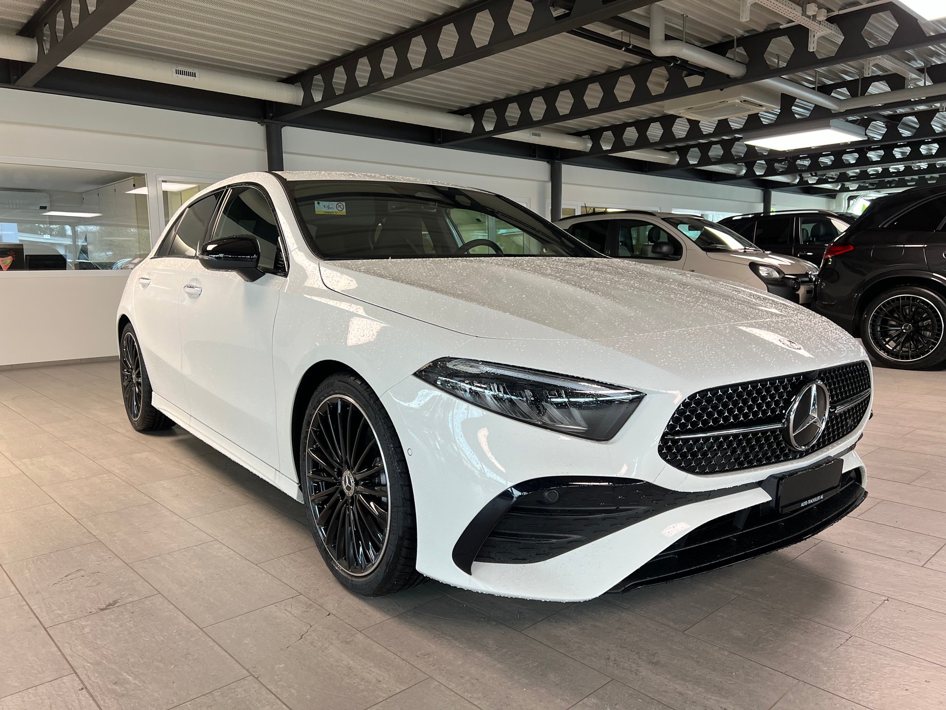 MERCEDES-BENZ A 180 7G-DCT-image-2