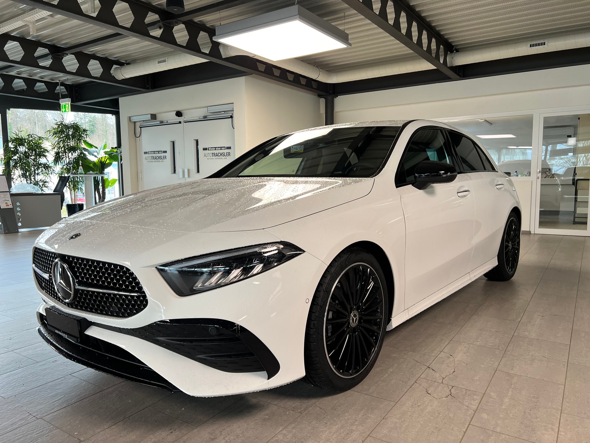 MERCEDES-BENZ A 180 7G-DCT-image-1