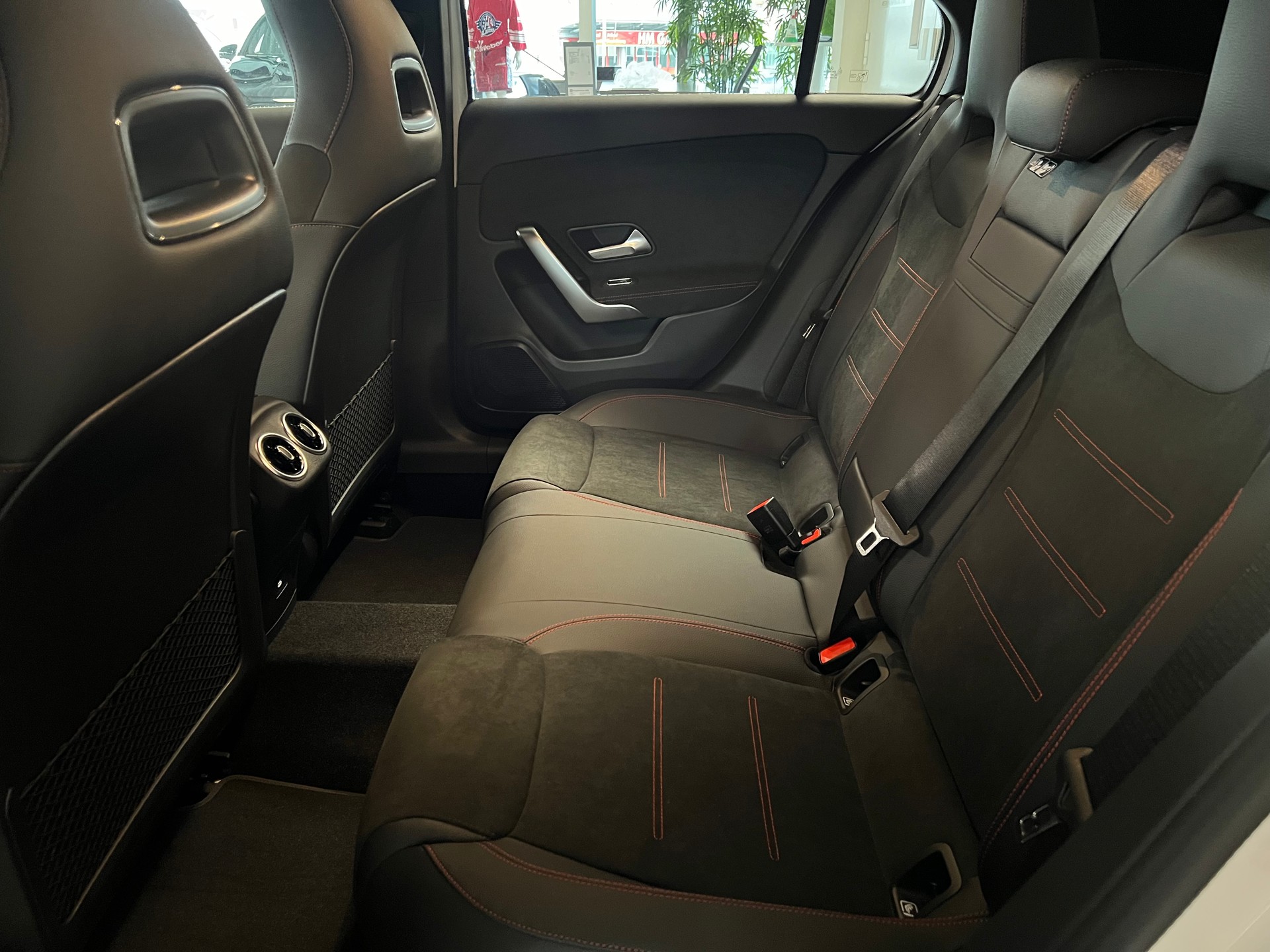 MERCEDES-BENZ A 180 7G-DCT-image-6
