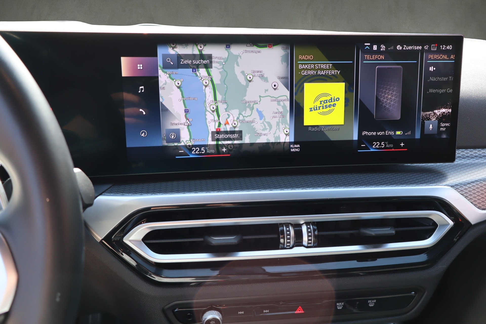 BMW 330e xDrive Touring-image-8