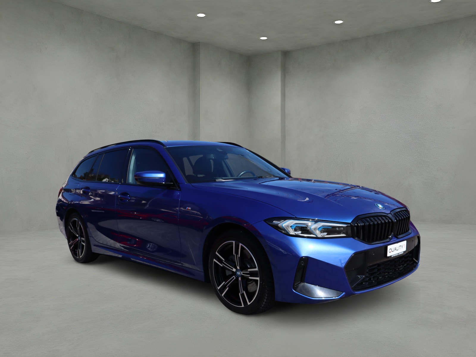 BMW 330e xDrive Touring-image-2