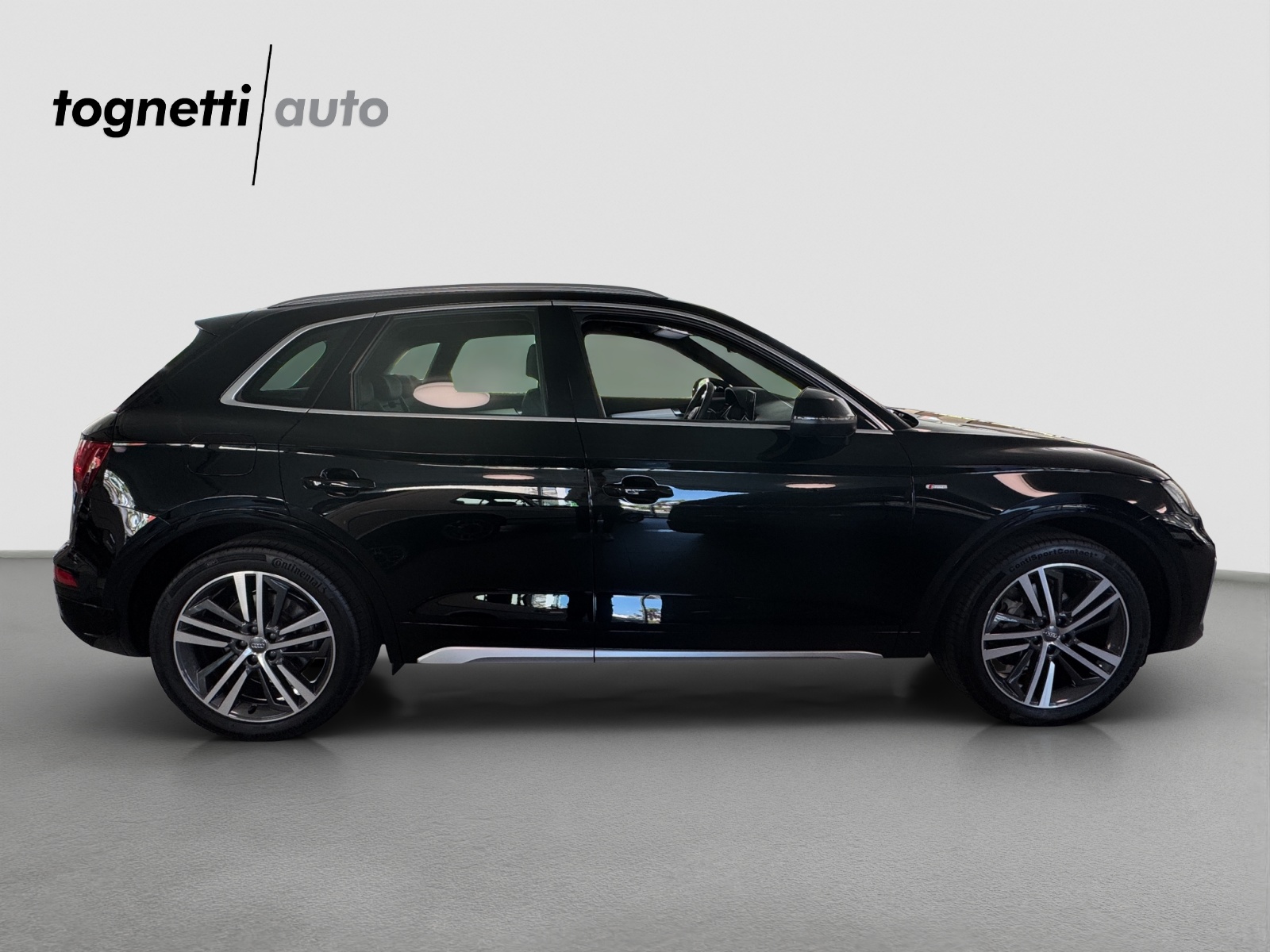 AUDI Q5 40 TDI quattro S-tronic-image-2