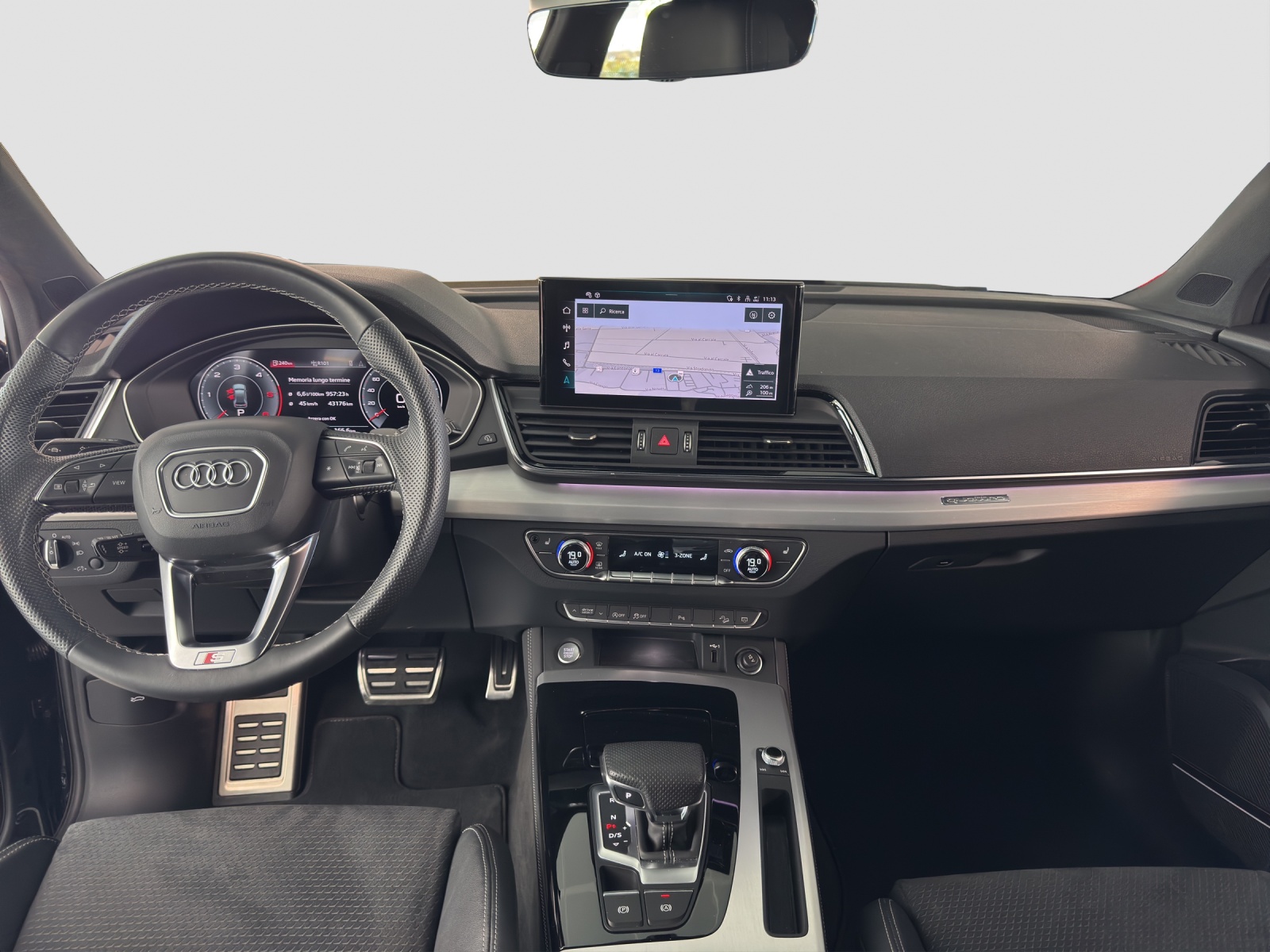 AUDI Q5 40 TDI quattro S-tronic-image-7