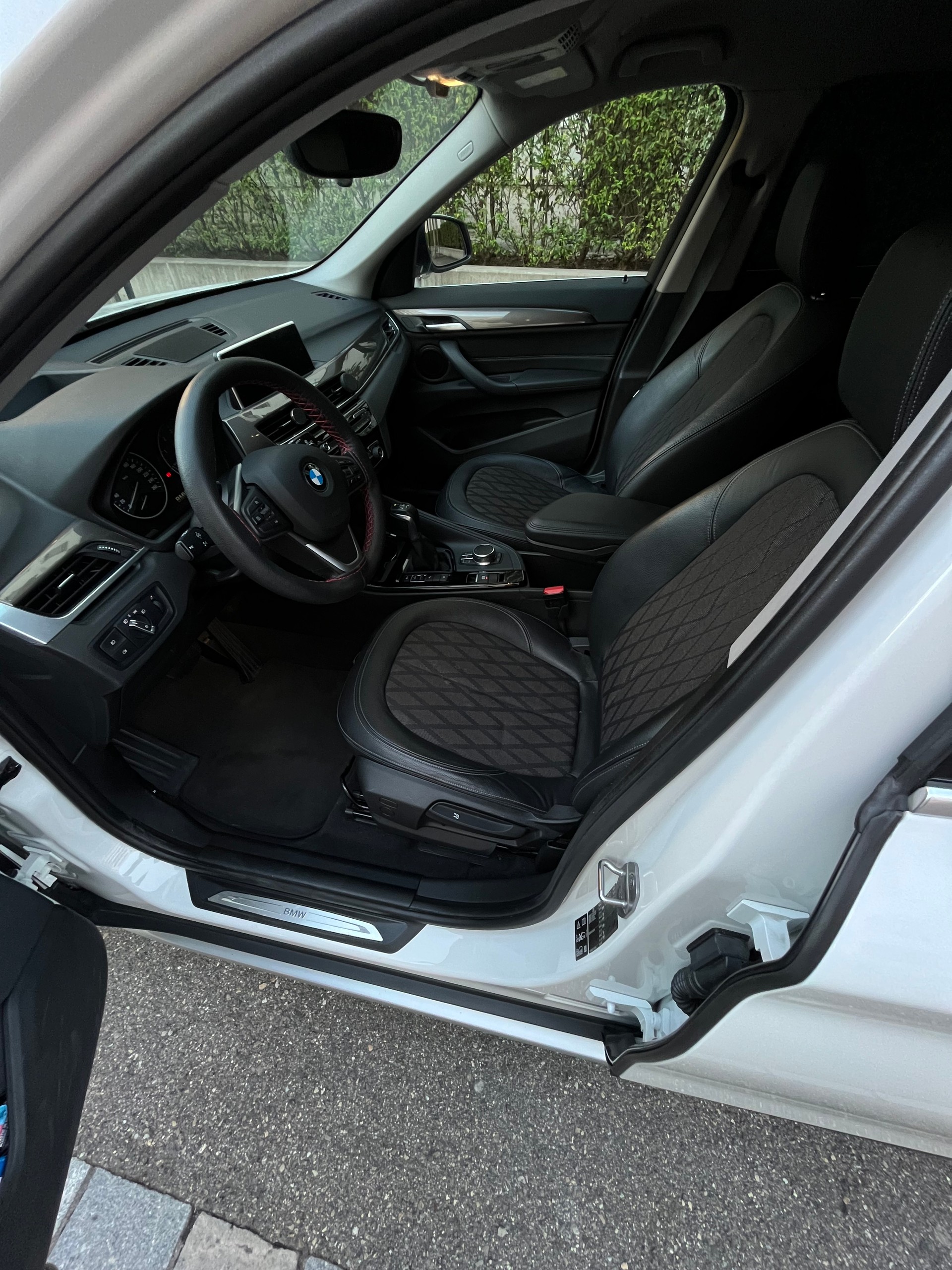 BMW X1 xDrive 20d xLine Steptronic-image-5