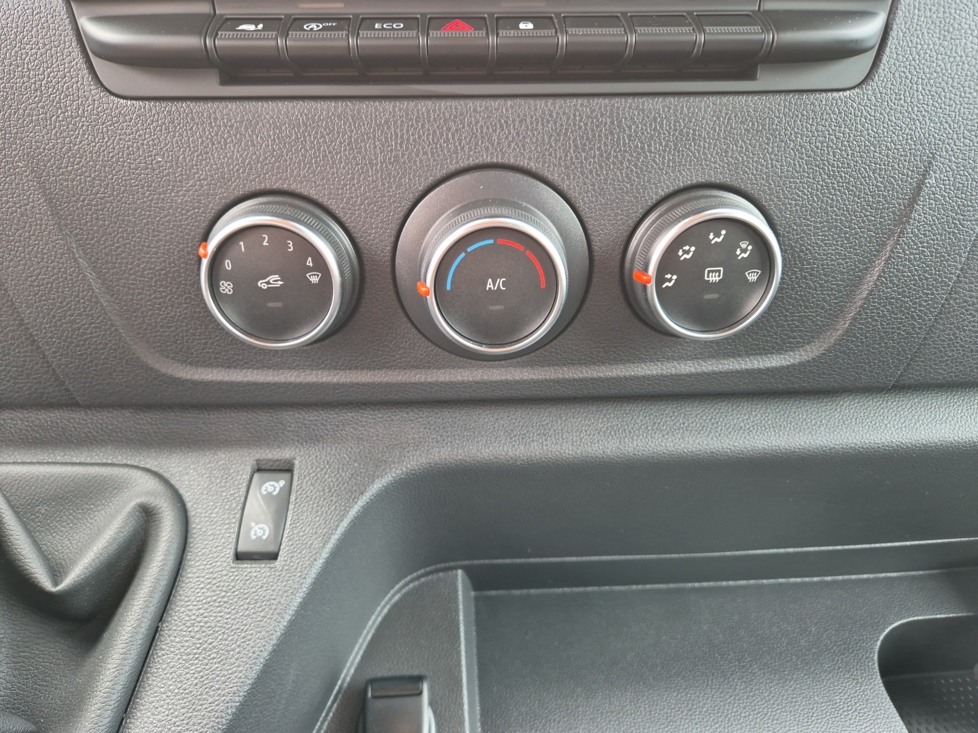 RENAULT Master T35 ENERGY dCi180 L3-image-13
