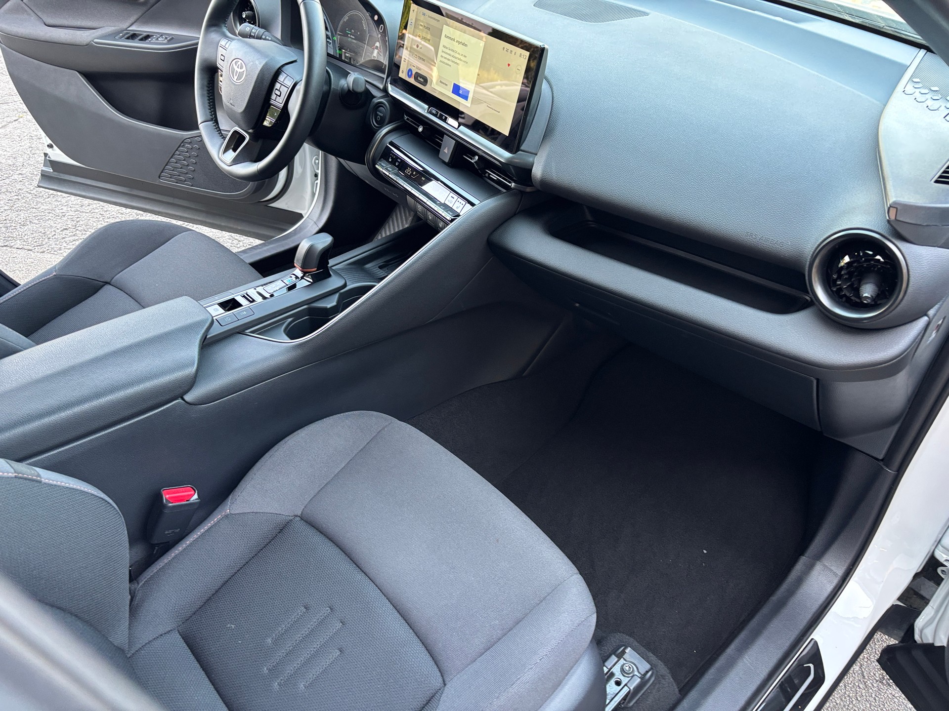TOYOTA C-HR 2.0 HSD CVT Trend 4WD-image-8