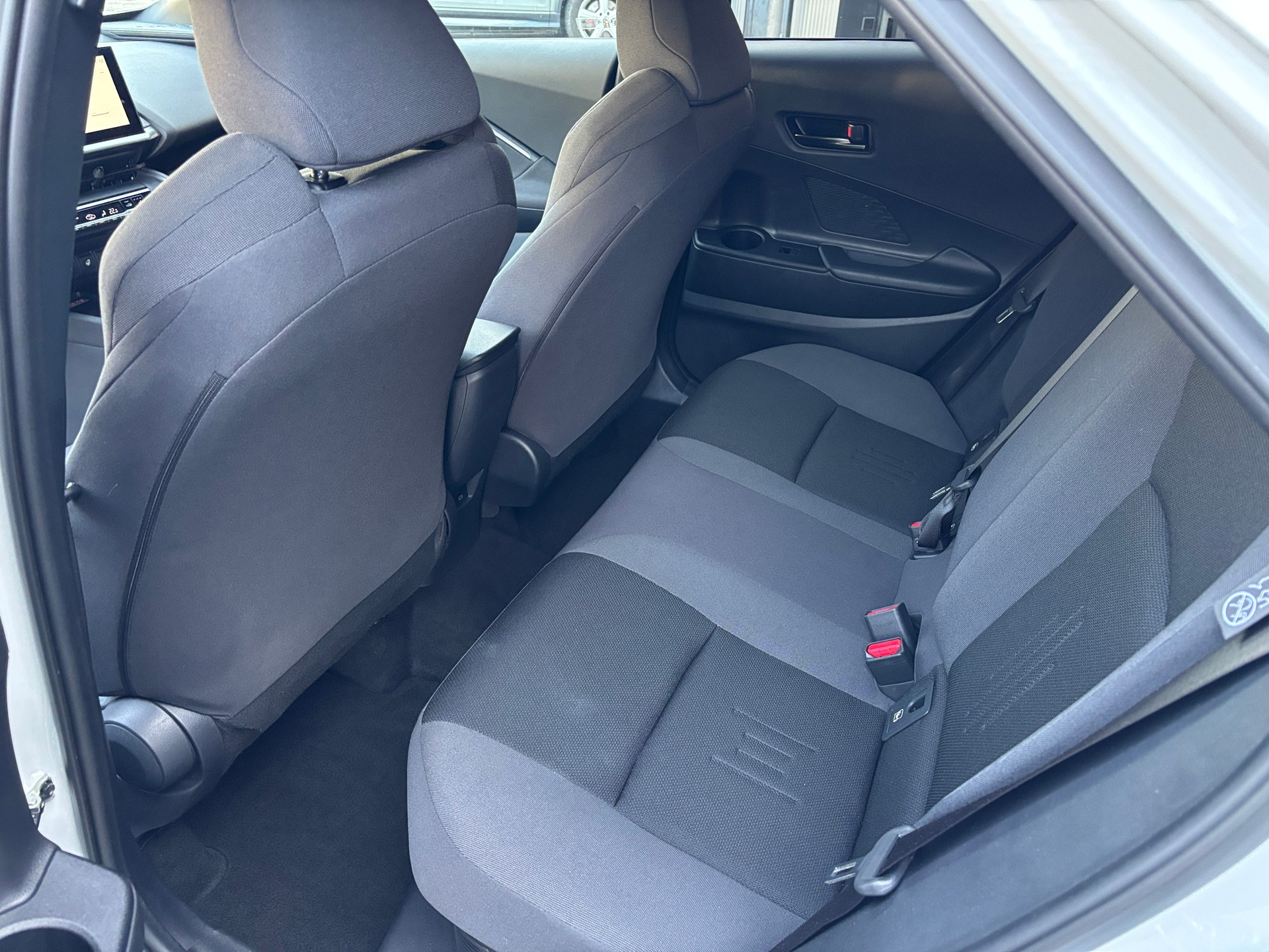 TOYOTA C-HR 2.0 HSD CVT Trend 4WD-image-6