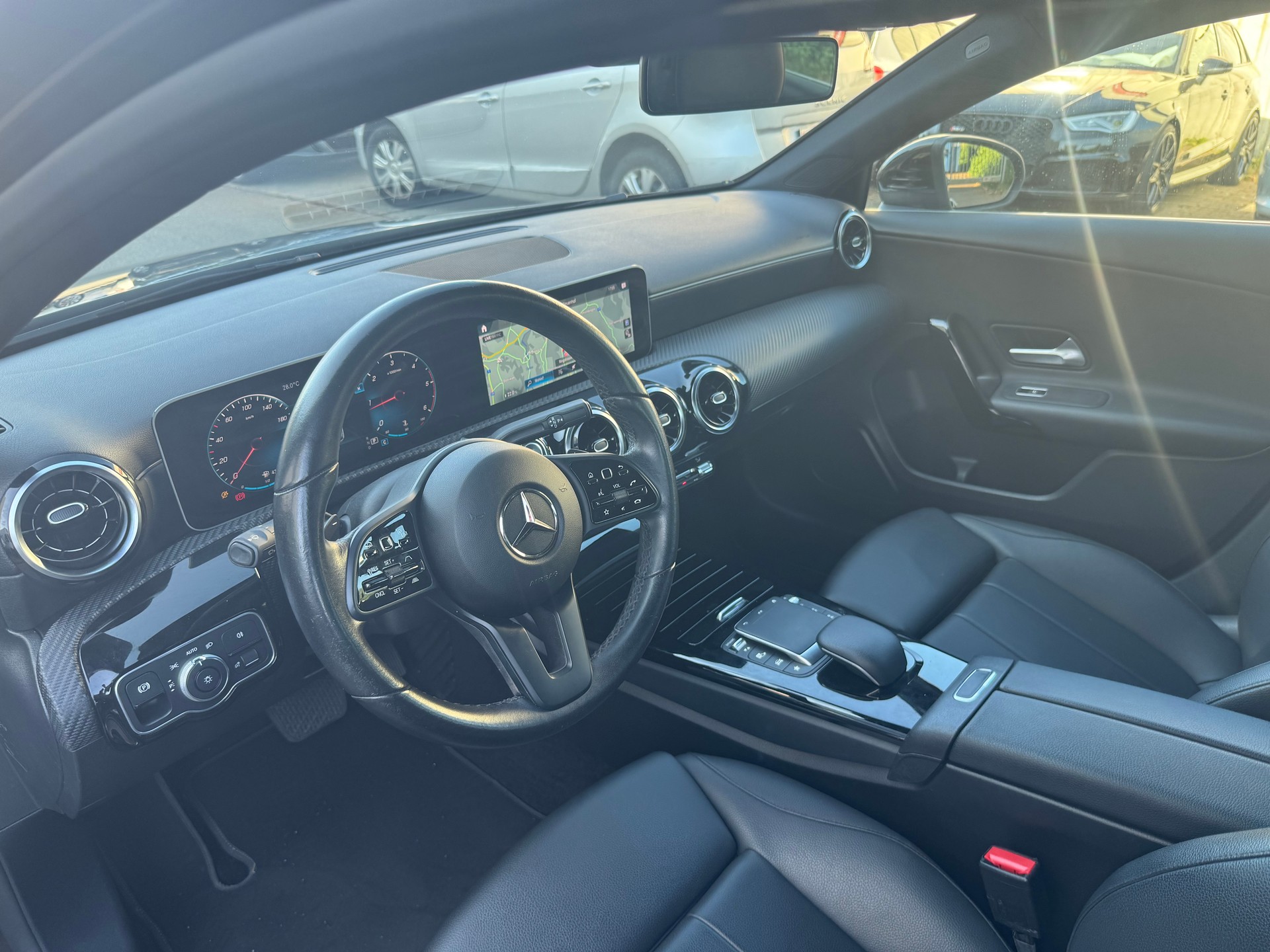 MERCEDES-BENZ A 200 d Style 8G-DCT-image-4