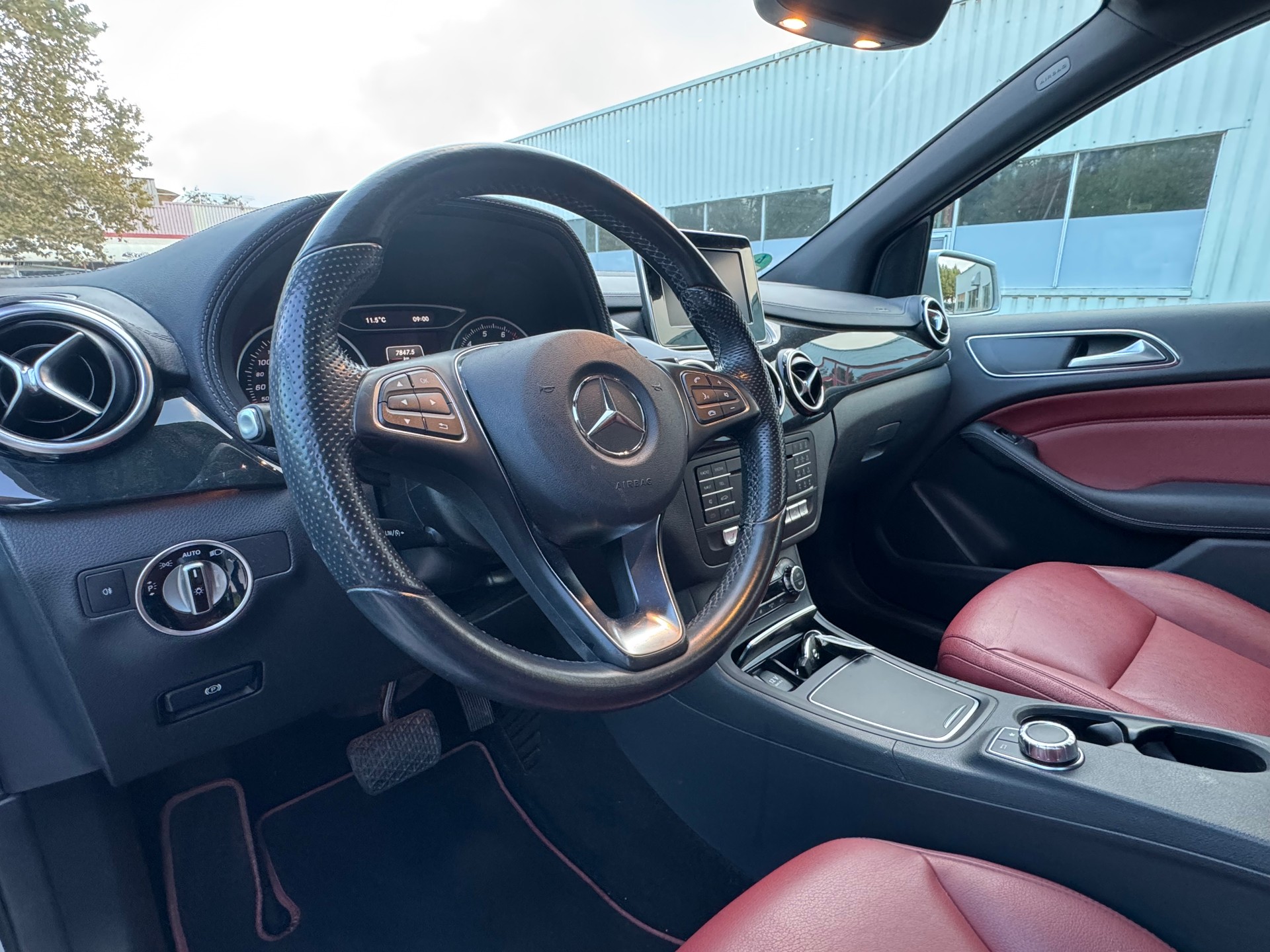 MERCEDES-BENZ B 250 Urban 4Matic 7G-DCT-image-8