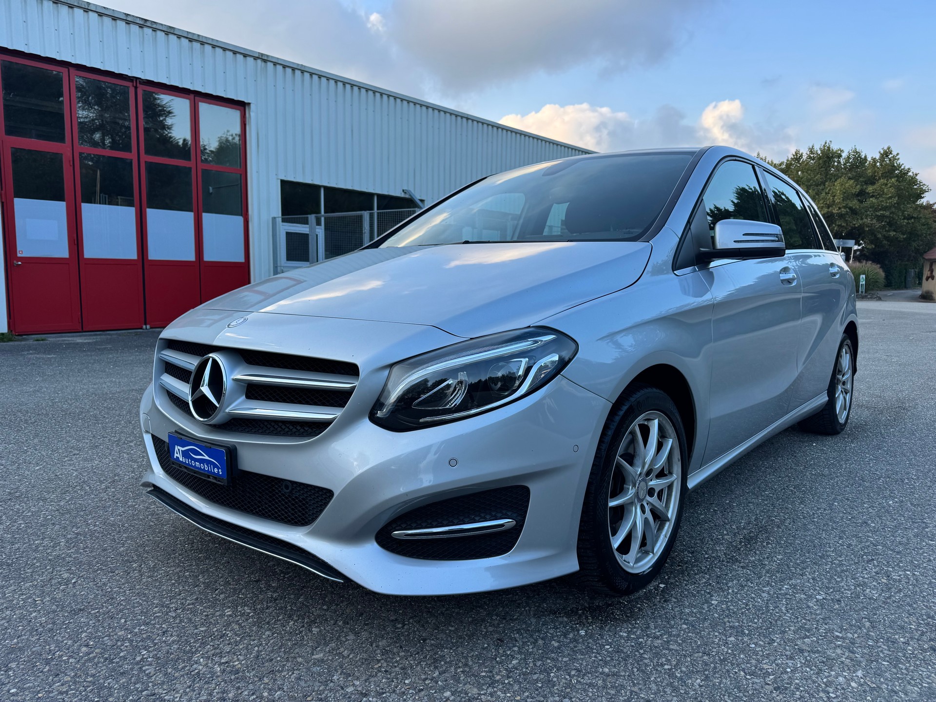 MERCEDES-BENZ B 250 Urban 4Matic 7G-DCT-image-1