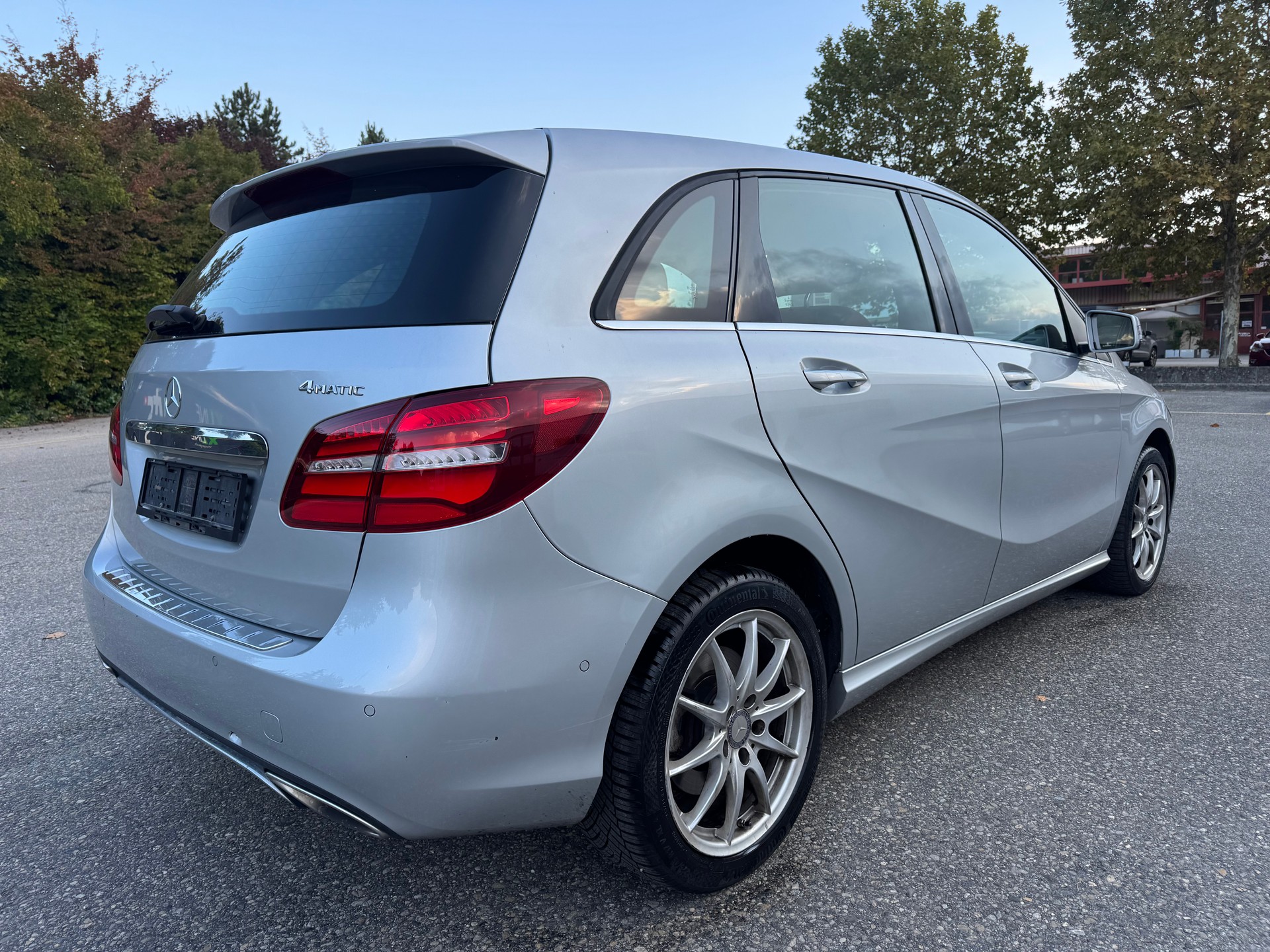 MERCEDES-BENZ B 250 Urban 4Matic 7G-DCT-image-5