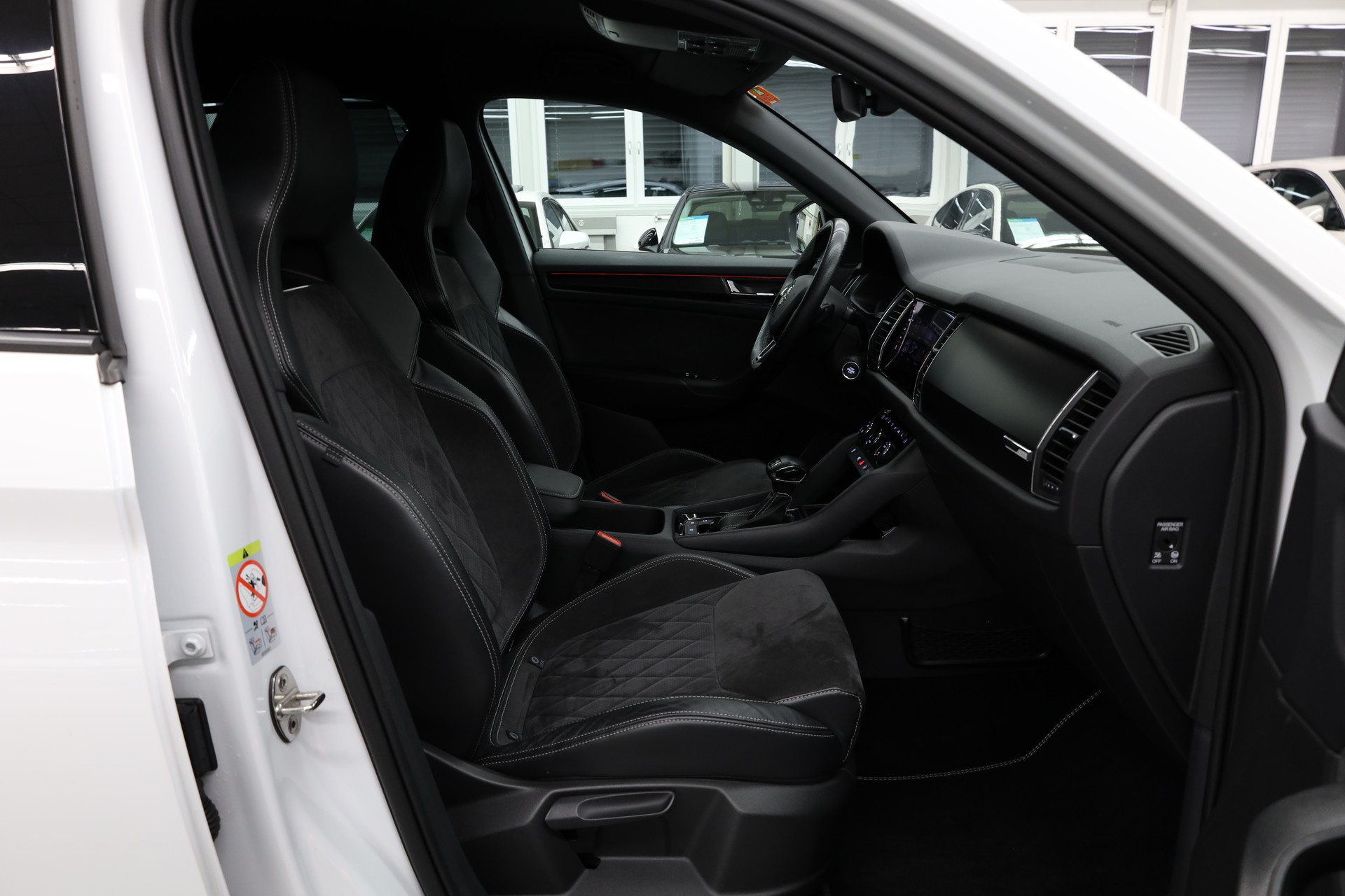 SKODA Kodiaq 2.0 TSI Sportline DSG-image-16