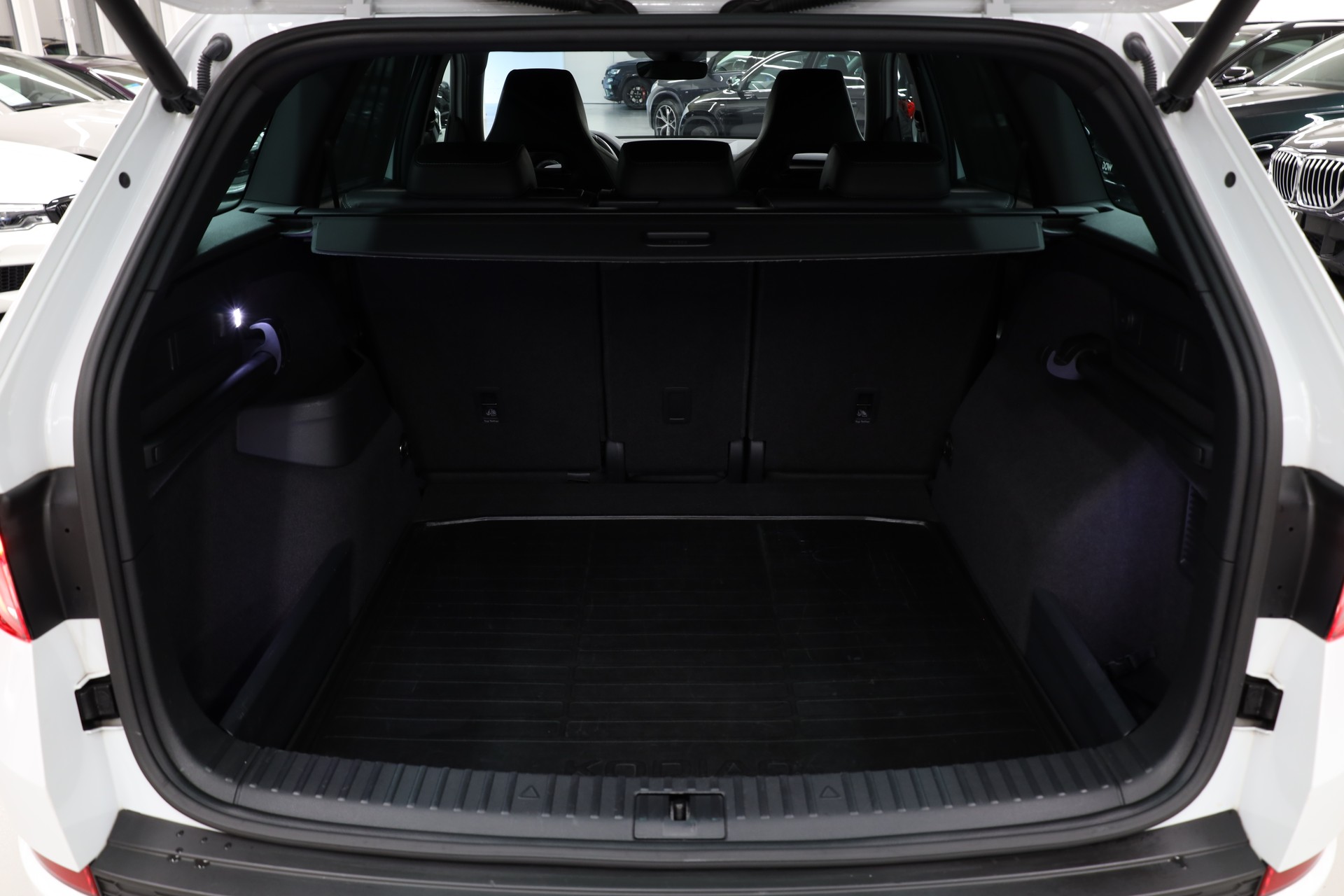 SKODA Kodiaq 2.0 TSI Sportline DSG-image-12