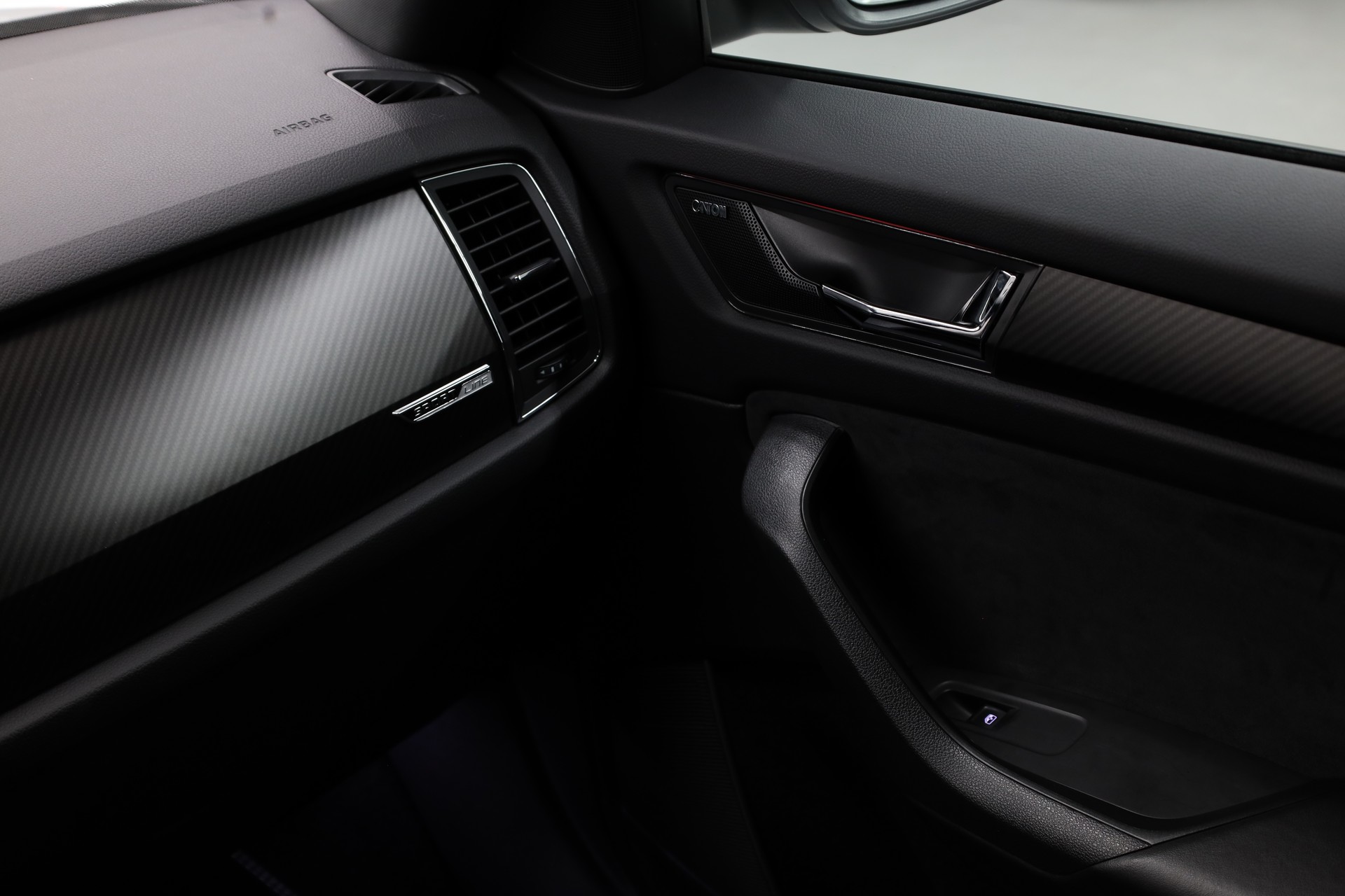 SKODA Kodiaq 2.0 TSI Sportline DSG-image-24