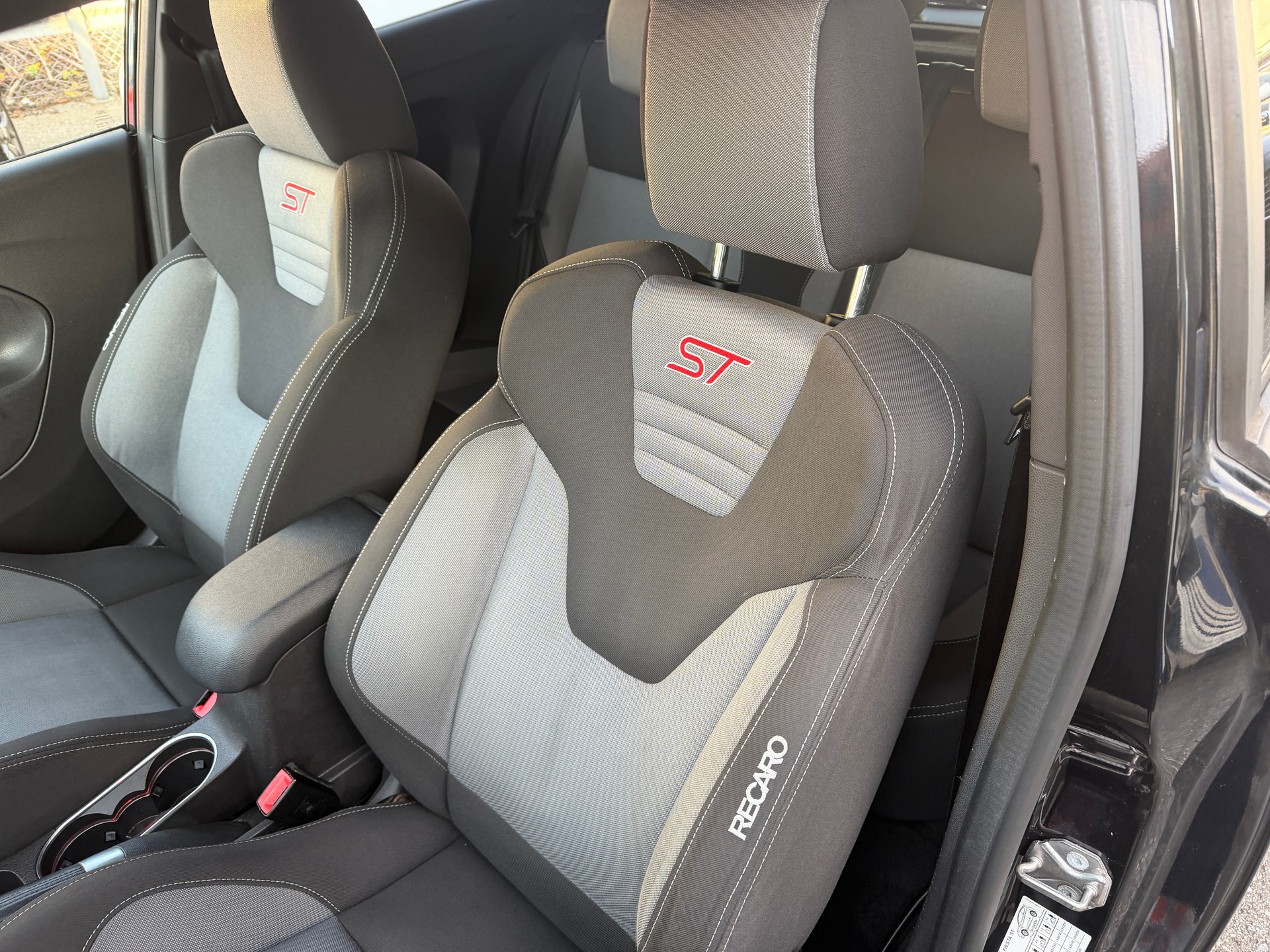 FORD Fiesta 1.6 SCTi-image-10