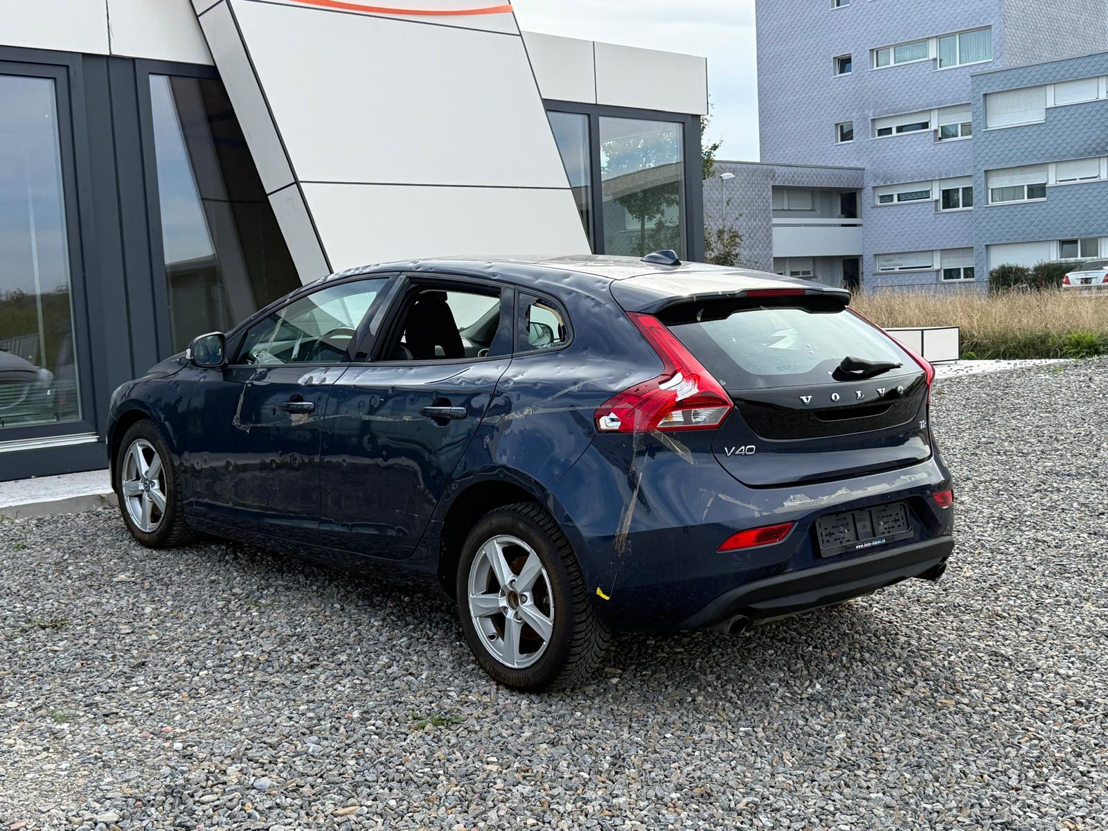 VOLVO V40 T2 Kinetic **HAGELSCHADEN** **Jetzt nur noch CHF 4'900.- statt CHF 9'900.-**-image-7