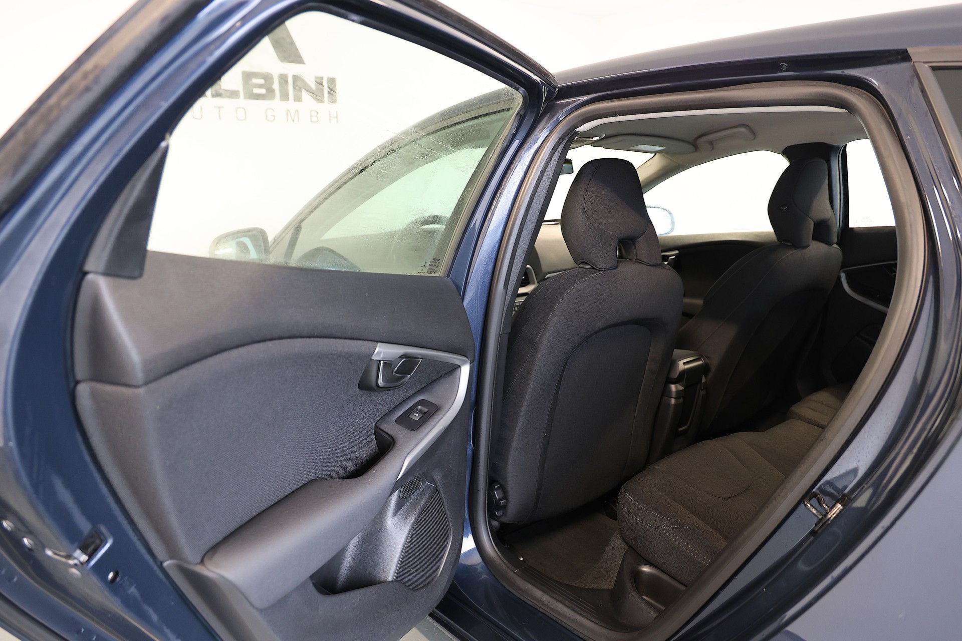 VOLVO V40 T2 Kinetic-image-13