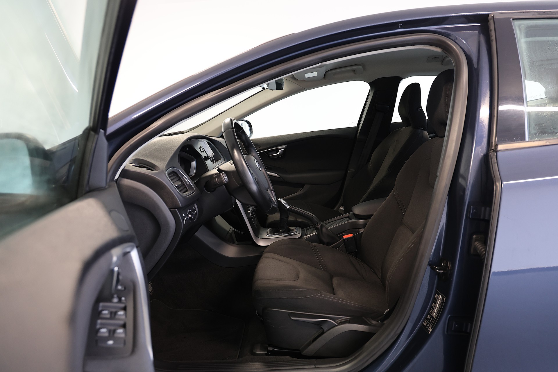 VOLVO V40 T2 Kinetic-image-5
