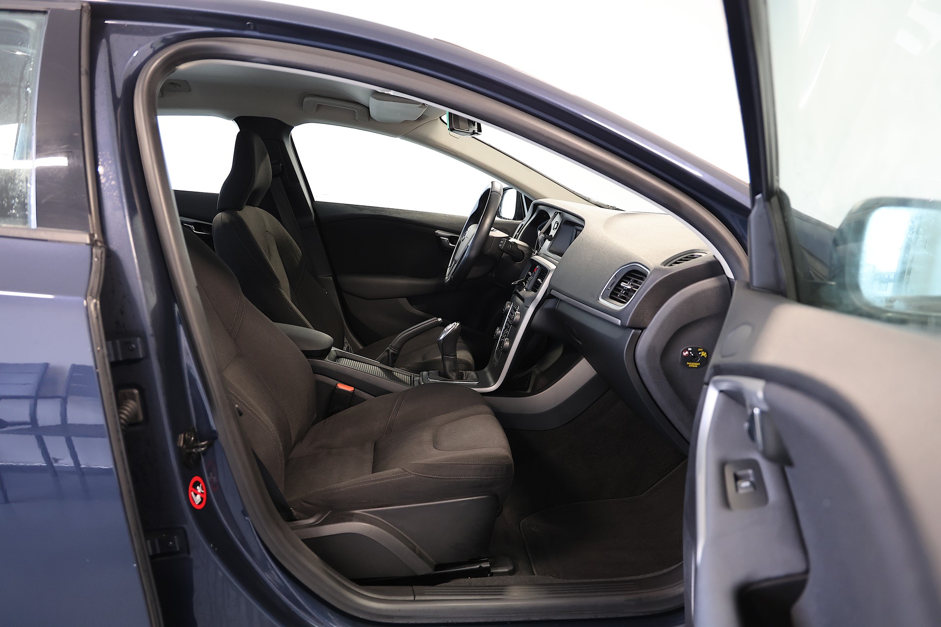 VOLVO V40 T2 Kinetic-image-11