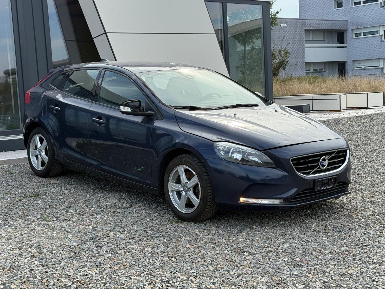 VOLVO V40 T2 Kinetic **HAGELSCHADEN** **Jetzt nur noch CHF 4'900.- statt CHF 9'900.-**-image-5