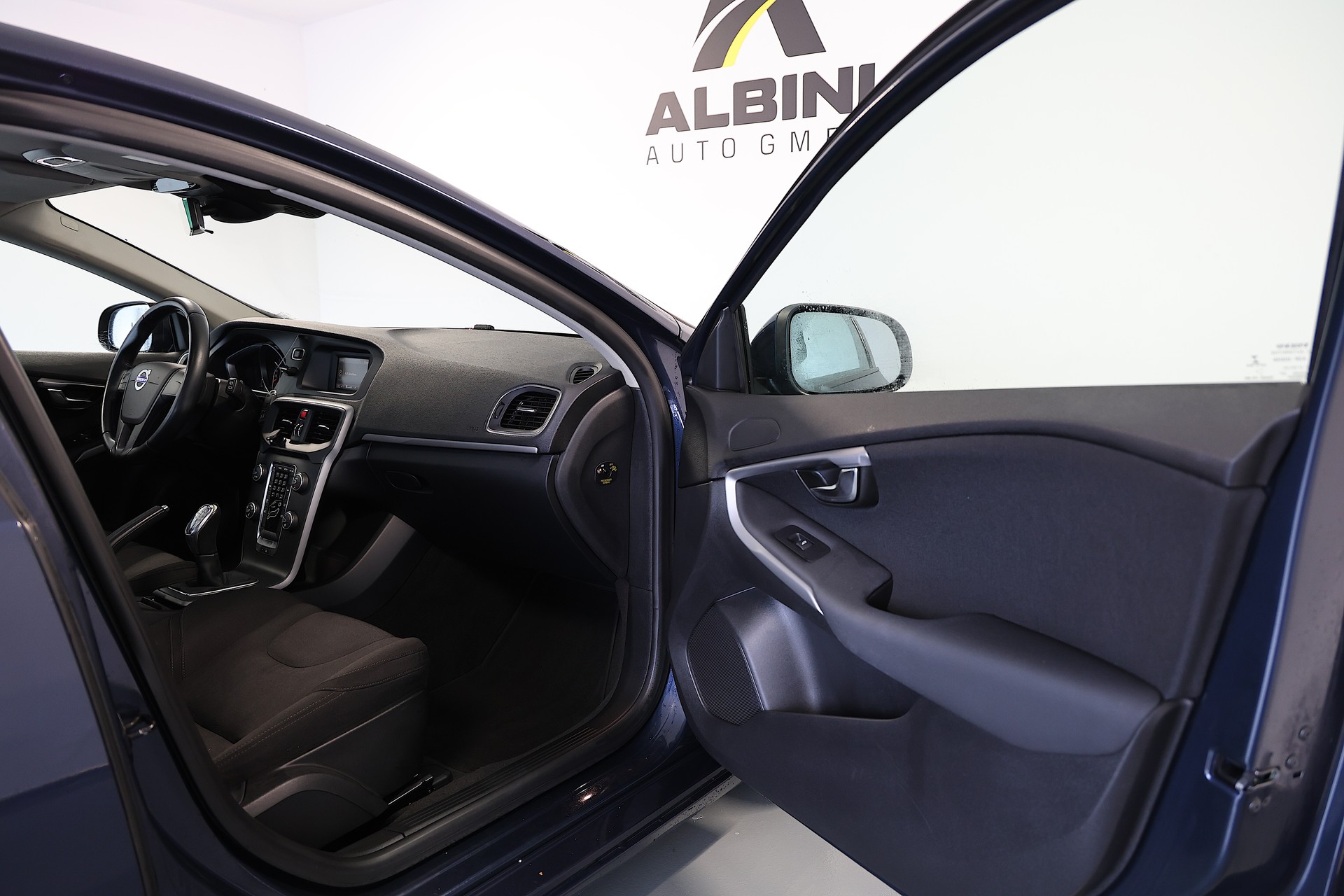 VOLVO V40 T2 Kinetic-image-10