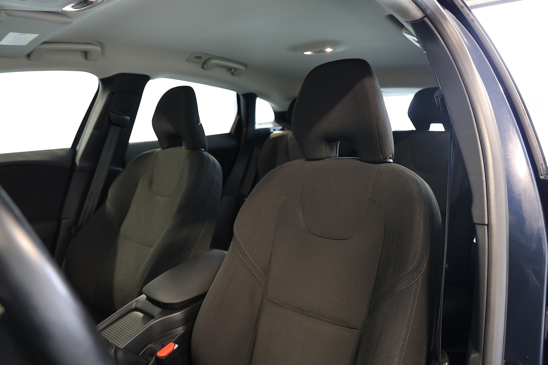 VOLVO V40 T2 Kinetic-image-6
