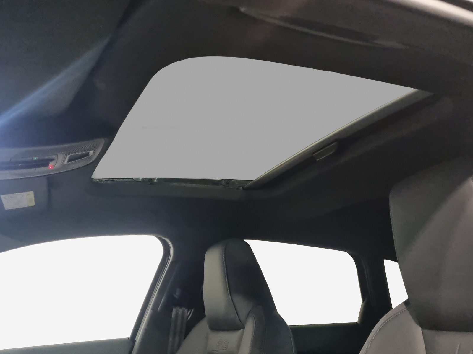 AUDI RS3 Sportback 2.5 TSI quattro S-tronic-image-15