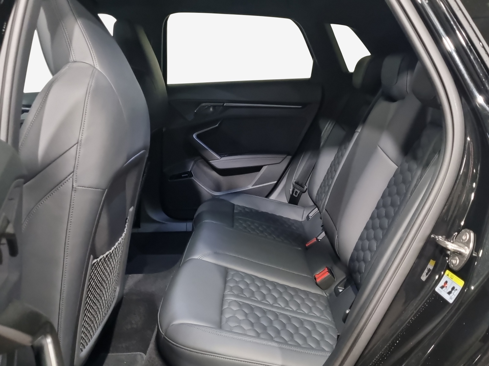 AUDI RS3 Sportback 2.5 TSI quattro S-tronic-image-11