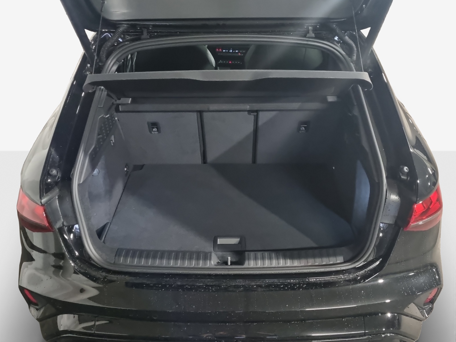 AUDI RS3 Sportback 2.5 TSI quattro S-tronic-image-12