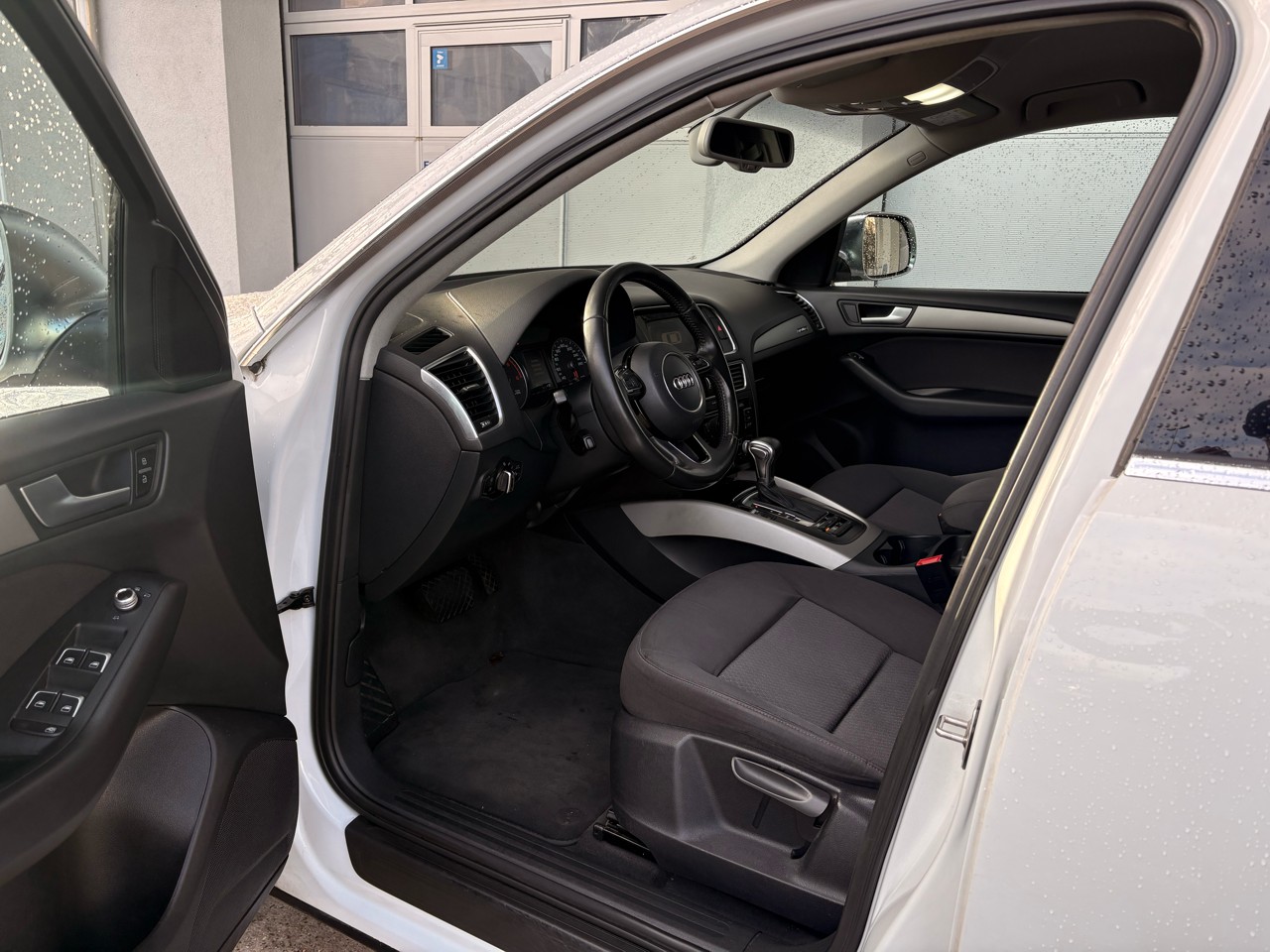 AUDI Q5 2.0 TDI quattro S-tronic-image-7