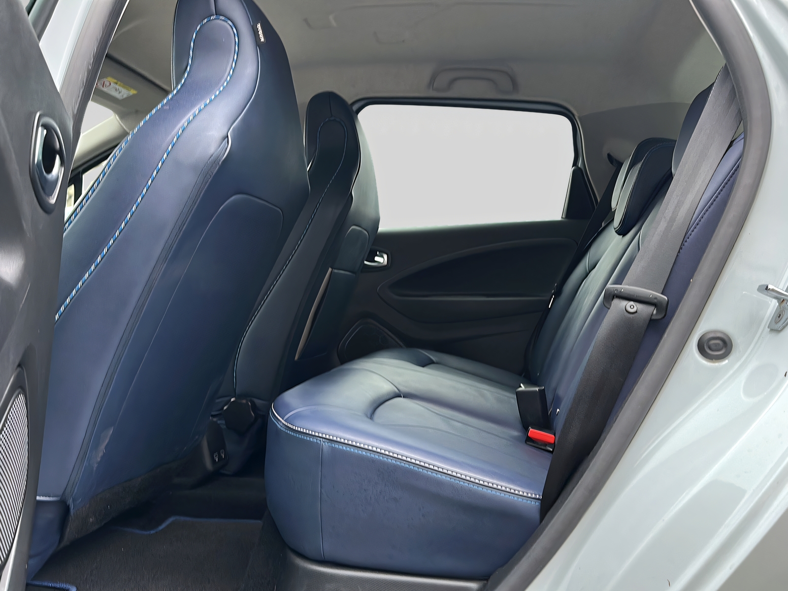 RENAULT Zoe R135 Riviera (Batterie-Miete)-image-5