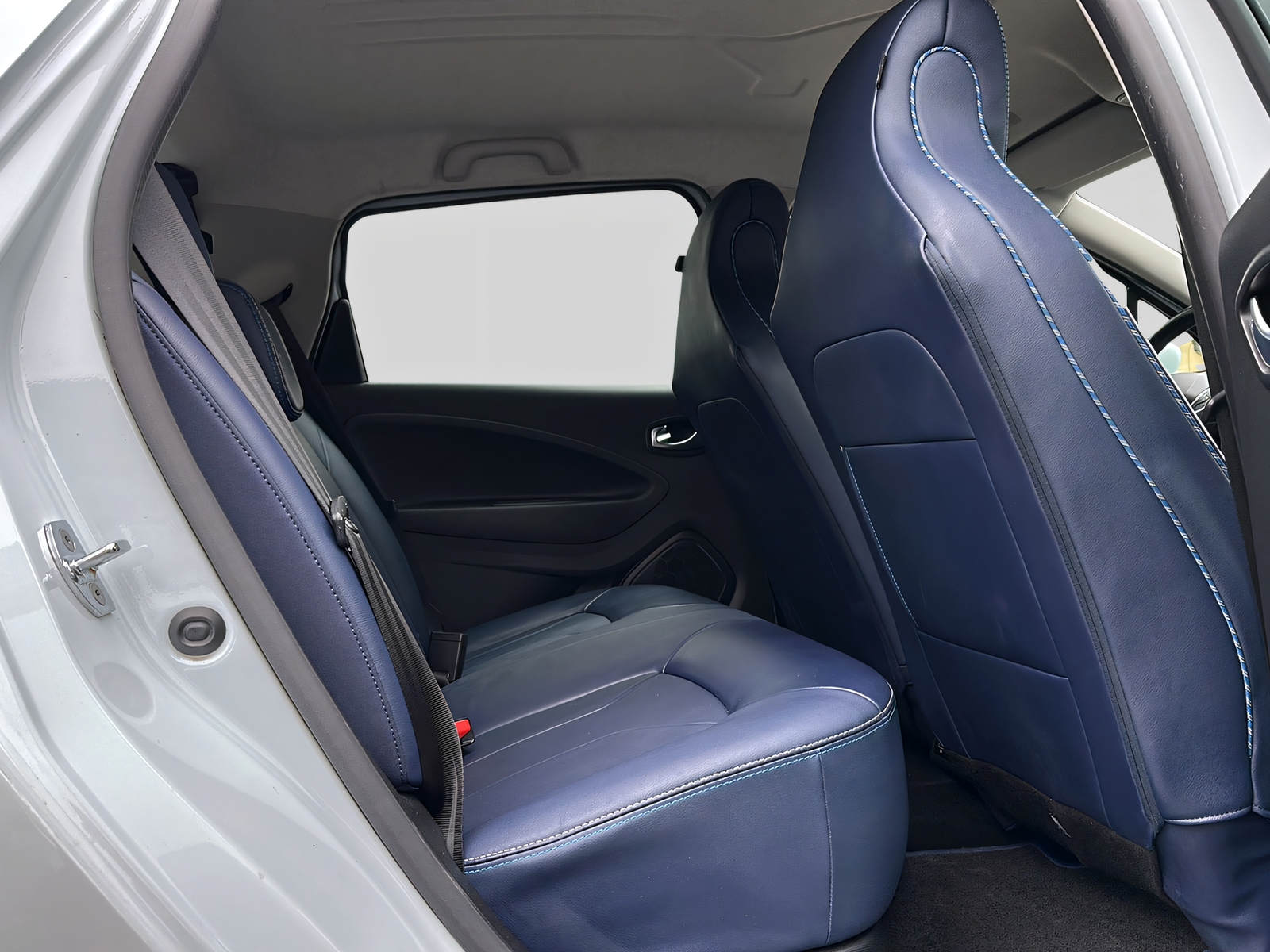 RENAULT Zoe R135 Riviera (Batterie-Miete)-image-7