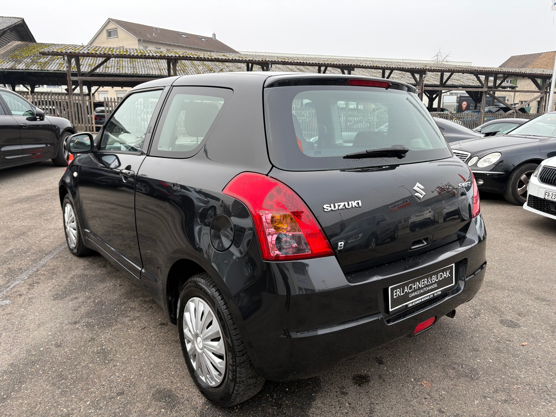 SUZUKI Swift 1.3i 16V GL-showroom-element-3