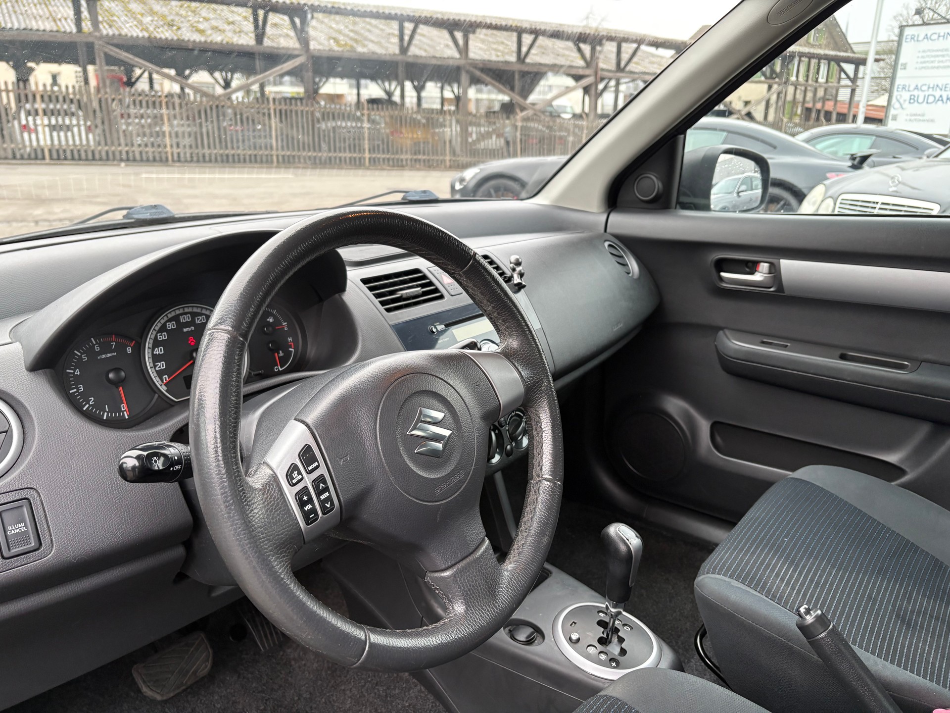 SUZUKI Swift 1.3i 16V GL-image-8