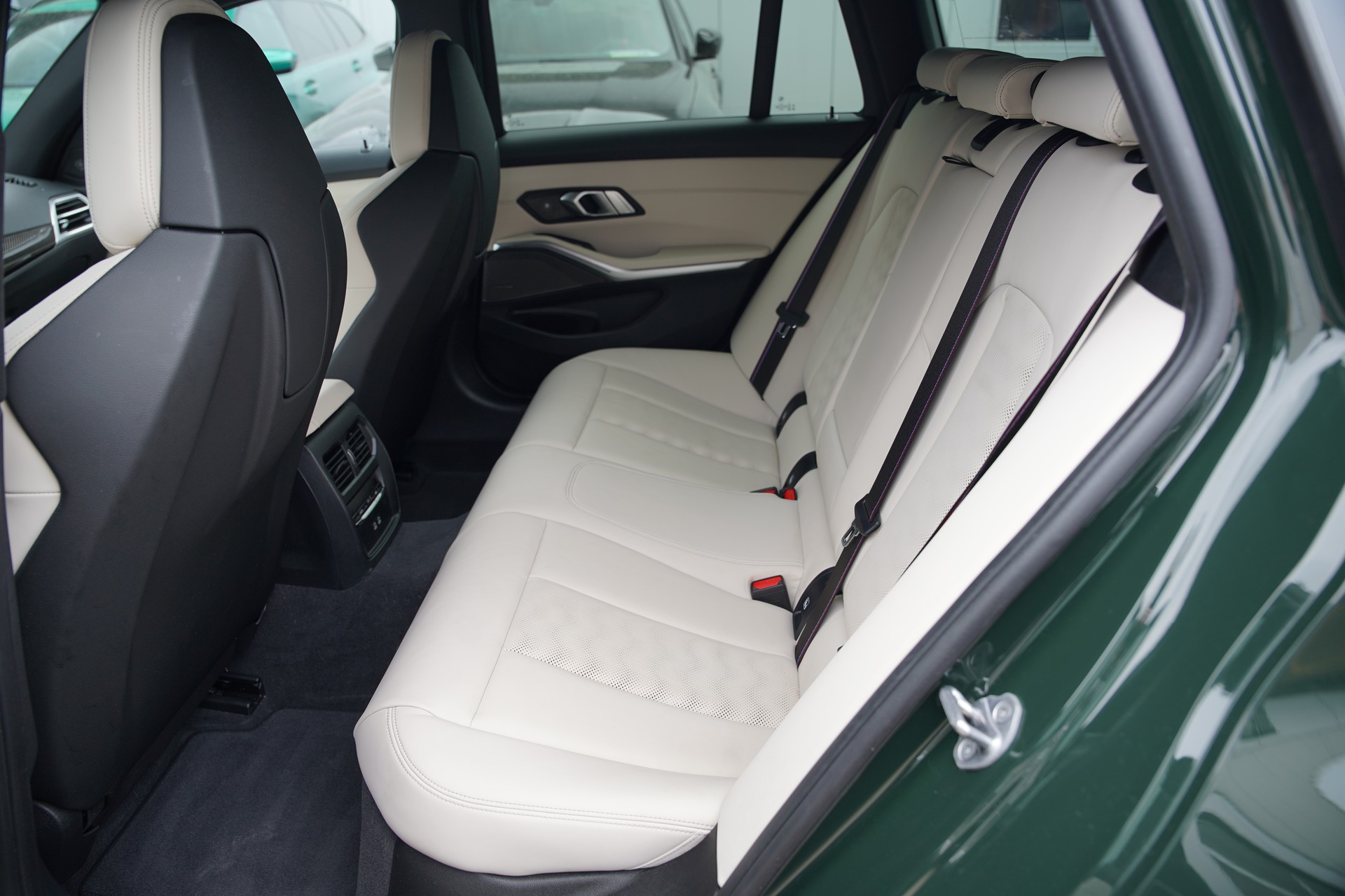 BMW M3 Touring xDrive Competition M LCI Brewster Green-image-10