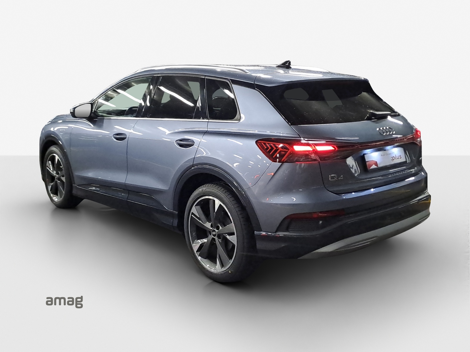 AUDI Q4 e-tron 50 quattro-image-3